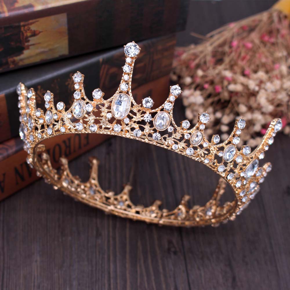 As1144- มงกุฎเพชรตัวเรือนสีทองรมดำสวยทรงเสน่ห์ แต่งเพชรขาวด้านและเพชรวาวที่ส่วนบนสุด ขนาดรองใหญ่สวยหรูดูสง่างามไม่เหมือนใคร สวยเหมือนแบบใช้ได้ตั้งแต่เด็กเล็ก5ขวบ-เด็กโตหรือผู้ใหญ่