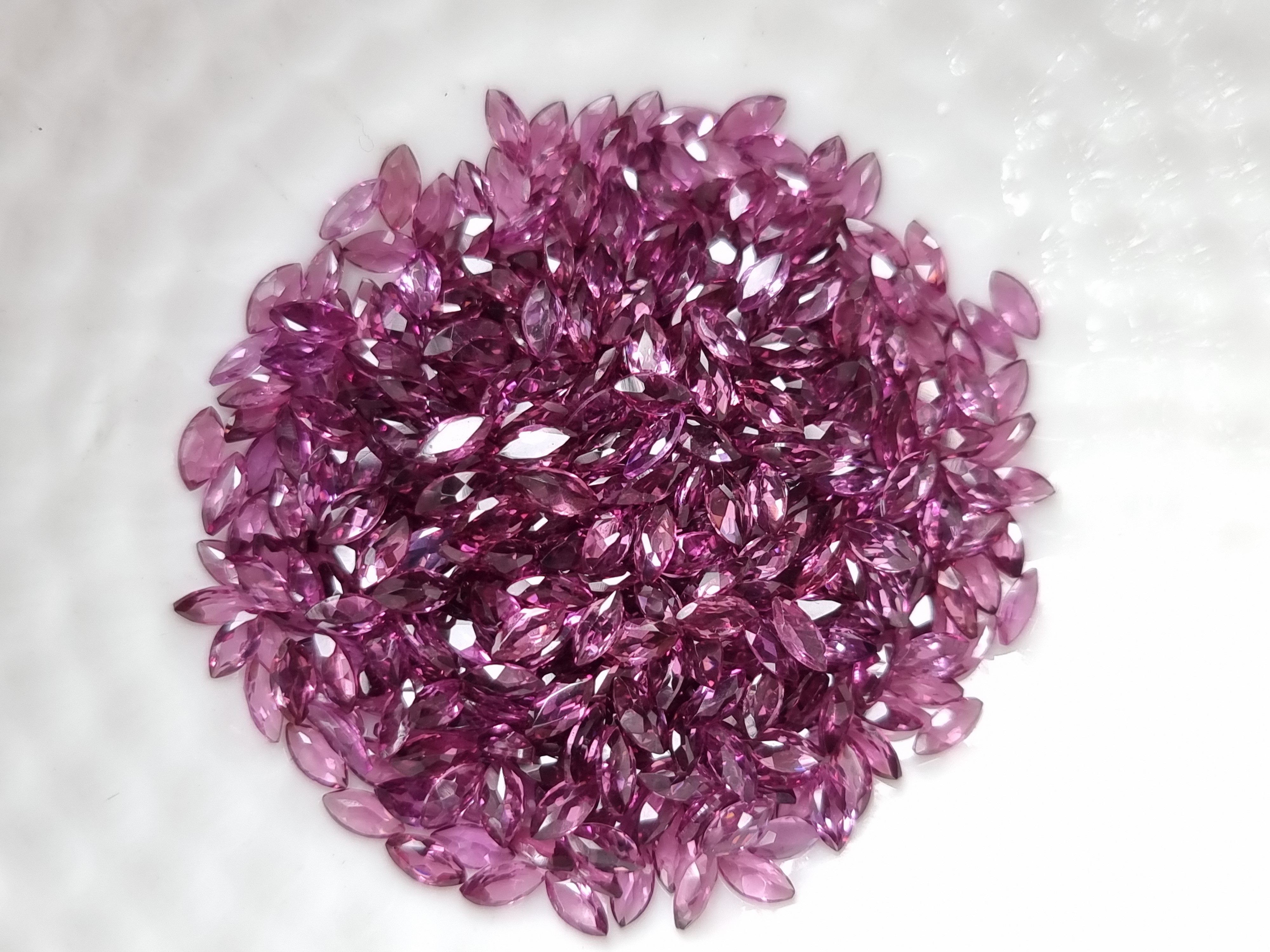 Rhodolite โรโดไลท์มาคี 4×2 มม. 5 กะรัต