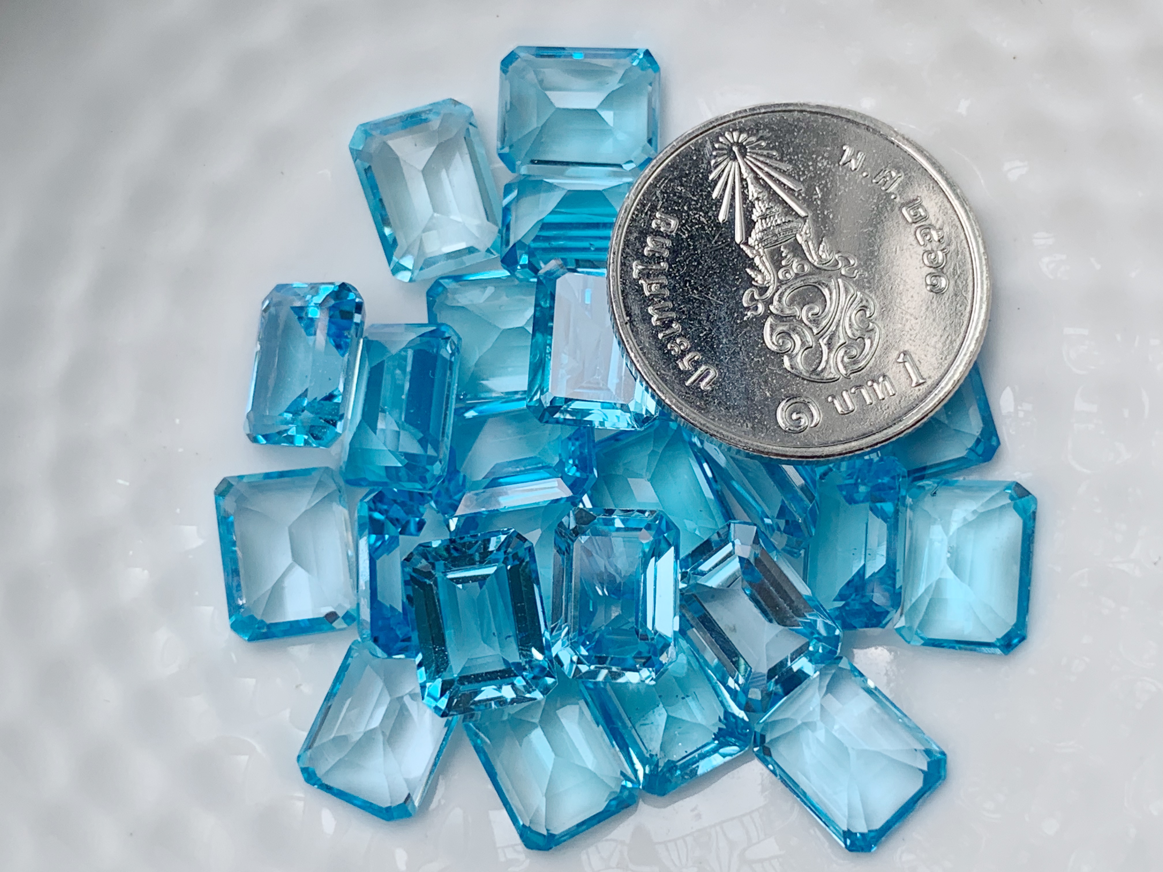 บลูโทปาสสี่เหลี่ยม 9X7 มม. 1 เม็ด