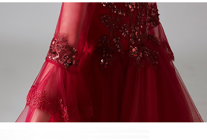 Gd3806- พร้อมส่งจากไทย ชุดราตรีเด็ก สีแดงเข้ม ชุดออกงานเด็กหญิง แขนยาว ทรงหน้าสั้นหลังยาวแบเดรสทรงหางปลา งานลูกไม้สวย ดูหรูหรา คอจีน