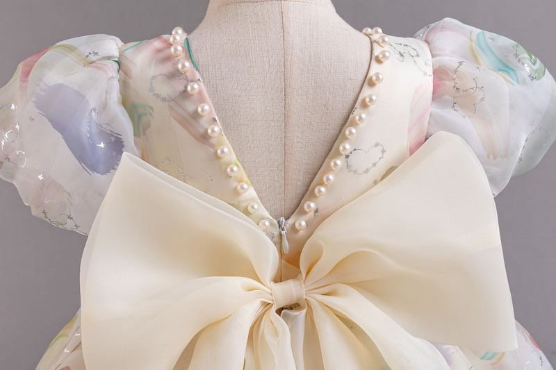 Gd4050- พร้อมส่งจากไทย ชุดราตรีเด็กสีครีม ชุดออกงานเด็กหญิงทรงสั้น ลายสวยหวาน แต่งโบว์และมุกสุดสวยหวาน มีแขนตุ๊กตา ลุคคุณหนูสุดน่ารัก สำหรับเด็กเล็ก-เด็กโต