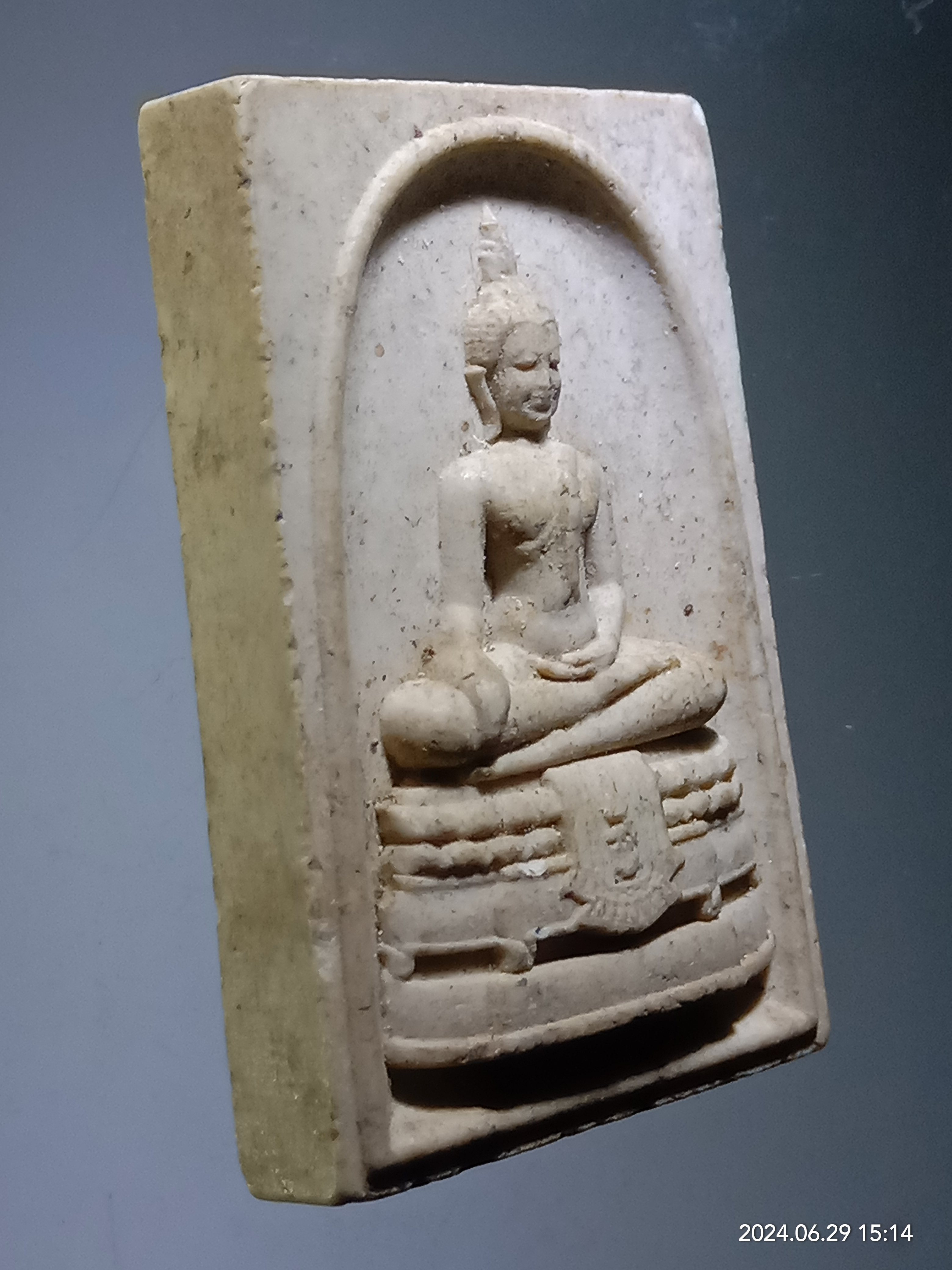 รหัสสินค้า พระเนื้อดิน เนื้อผง เนื้อว่าน 357 พระพุทธศรีสัพพัญญู เนื้อผง หลังเรียบ พุทธอุทยานนครสวรรค์ จังหวัดนครสวรรค์