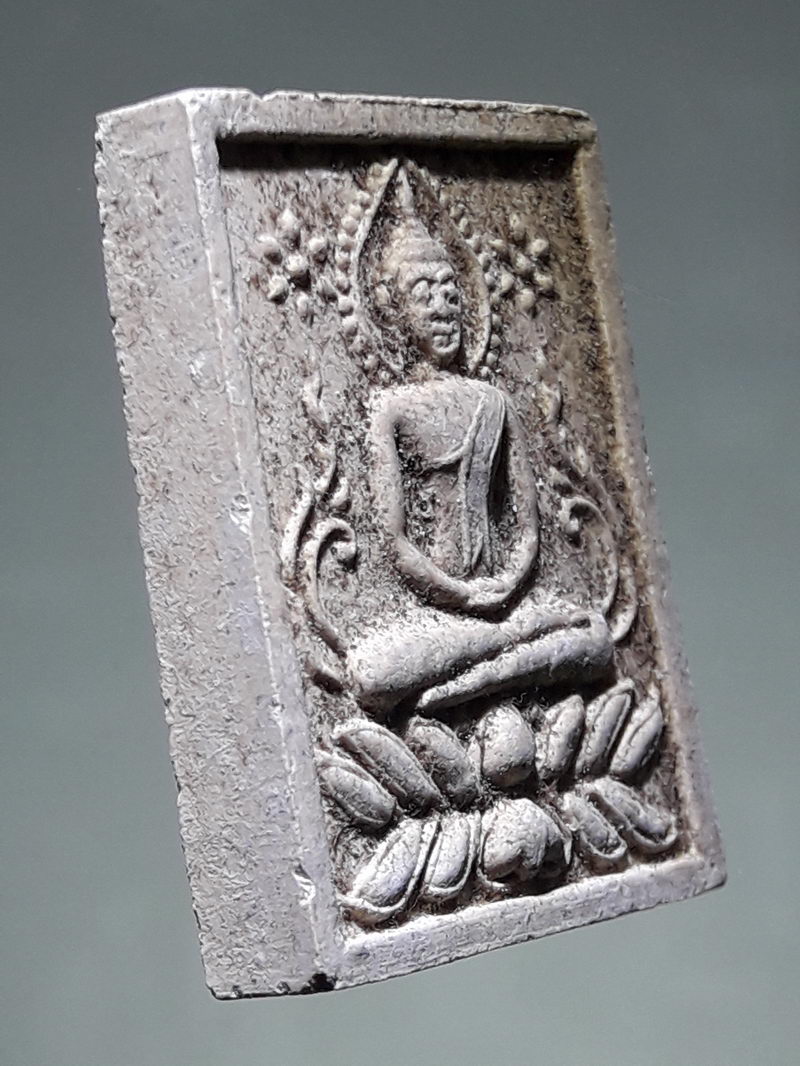 รหัสสินค้า พระเนื้อดิน ผง ว่าน 10283 พระเนื้อผง ท้ายตลาด ผสมมวลสารกรุท้ายตลาด วัดโมลีโลกยาราม พิธีมหาพุทธาภิเษก ที่ระลึก รุ่นบูรณะพระอุโบสถ ปี 2535