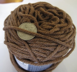 ไหมพรมนอกรุ่นมันเงา เส้นอ้วน สีล้วน SHINY