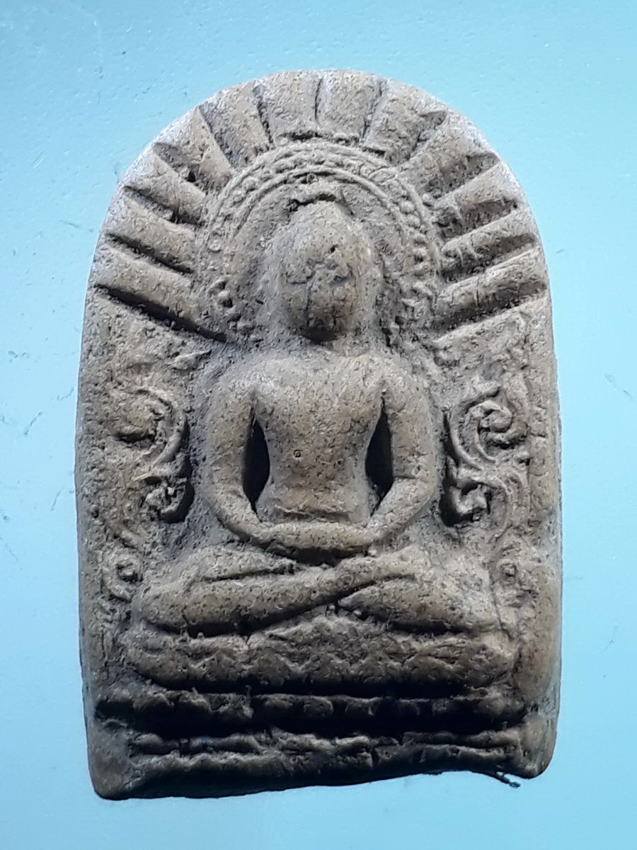 รหัสสินค้า พระเนื้อดิน เนื้อผง เนื้อว่าน 9249 พระซุ้มกอเนื้อดินเผา ครูบาเจ้าเทือง วัดบ้านเด่น จังหวัดเชียงใหม่ สร้างปี 2540