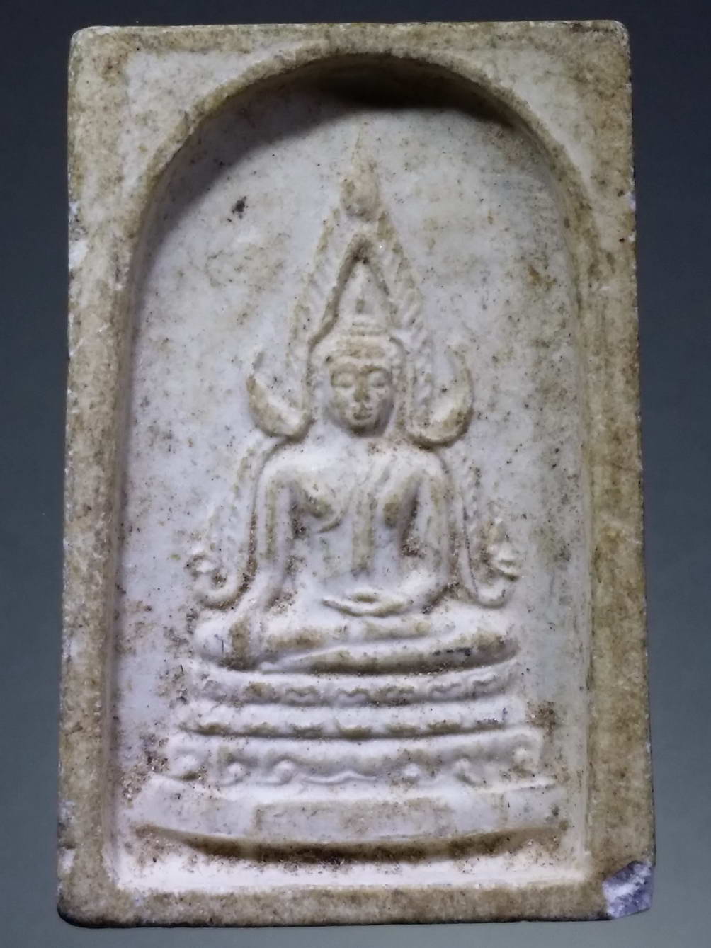 รหัสสินค้า พระไม่ทราบที่ 236 พระพุทธชินราช เนื้อผง หลังธรรมจักร ไม่ทราบที่ พระรายการนี้ให้เช่าบูชาแล้ว