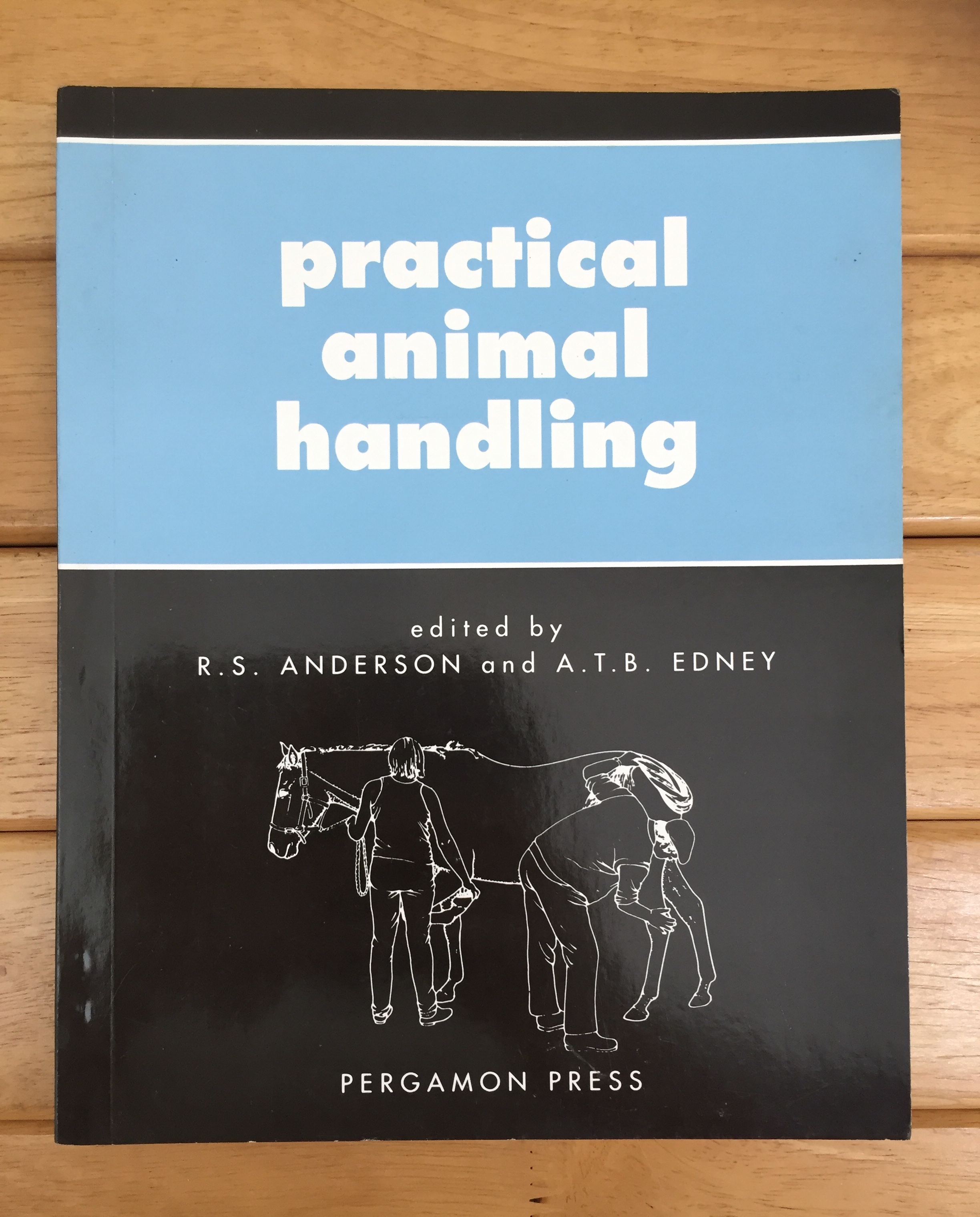 PERGAMON VETERINARY HANDBOOK SERIES : practical animal handling