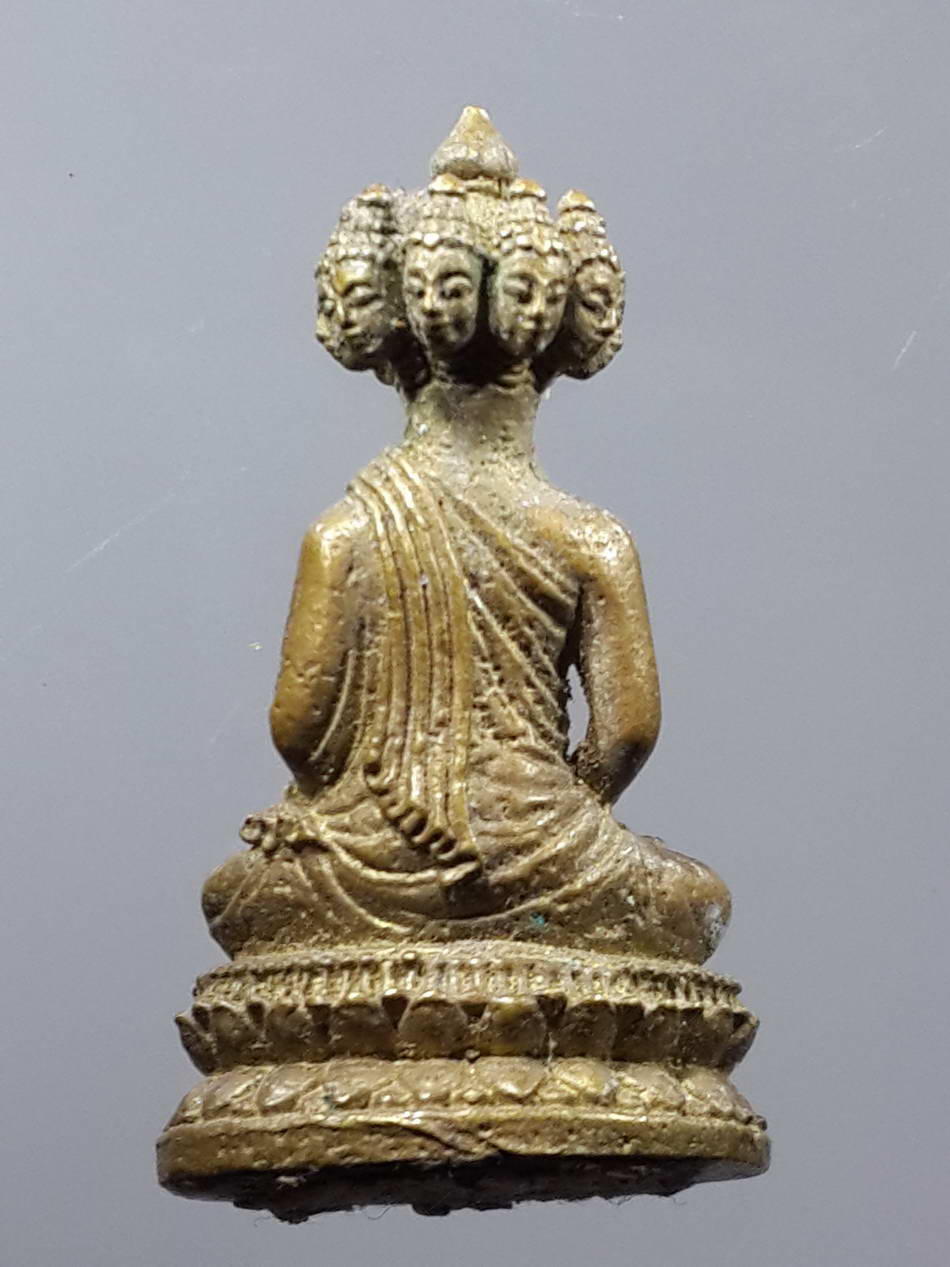 รหัสสินค้า พระกริ่ง พระหล่อ 342 รูปหล่อเนื้อทองผสมพระเศรษฐีนวโกฏิ ไม่ทราบที่ใต้ฐานมีรอยเปื้อนคราบกาวสองหน้า เจ้าของเดิมติดไว้บูชาที่ หน้ารถยนต์