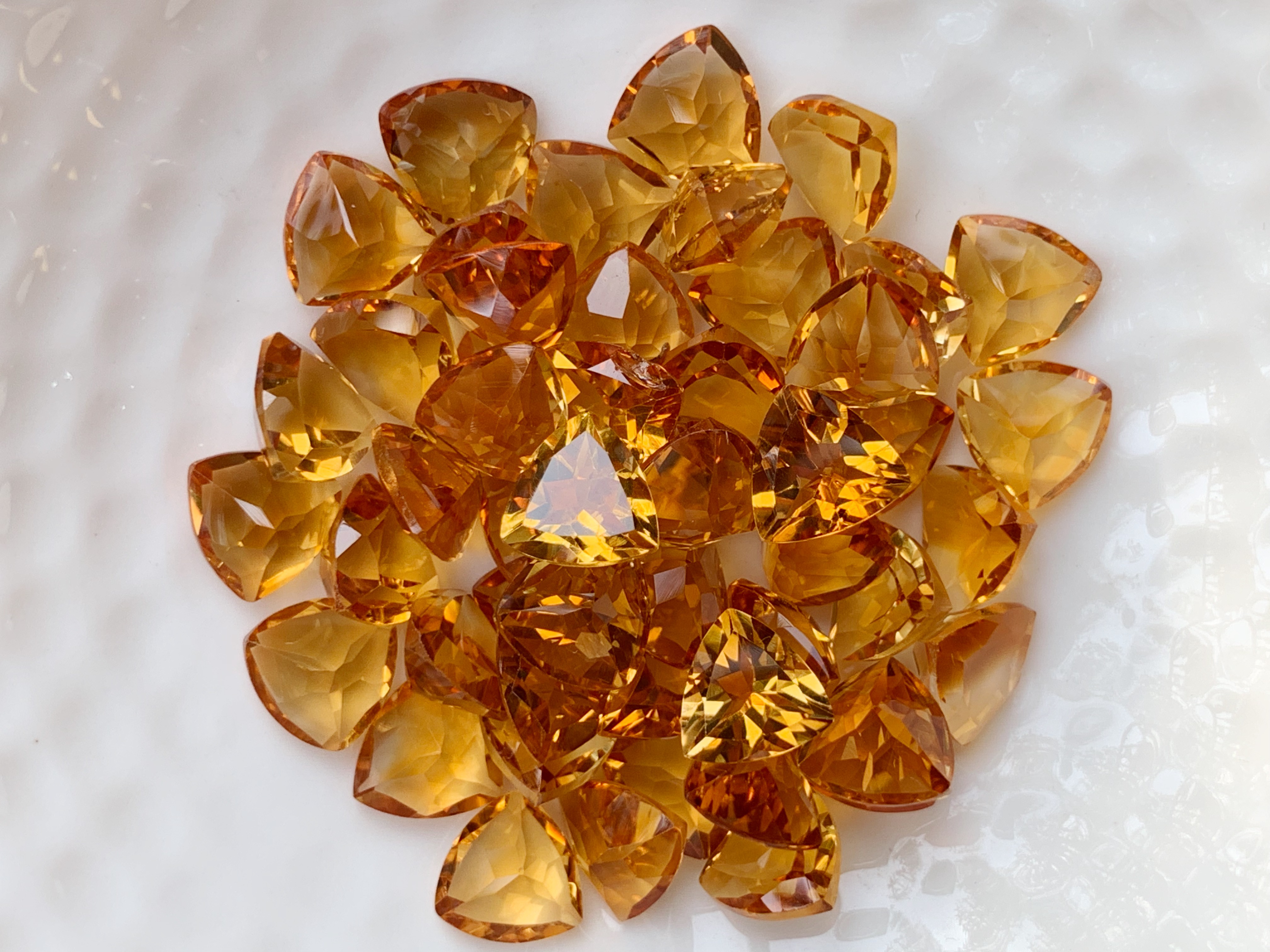 ซิทรินสามเหลี่ยม 7 มม. 5 กะรัต