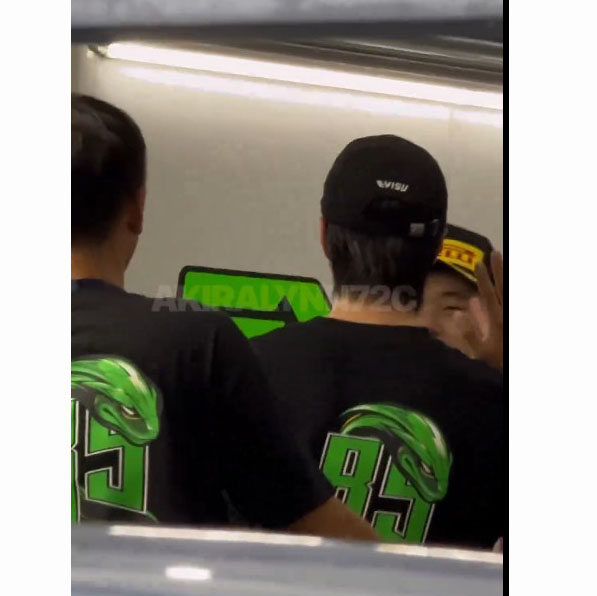 เสื้อยืด หวังอี้ป๋อ Wang Yibo EVISU No.85 Racing