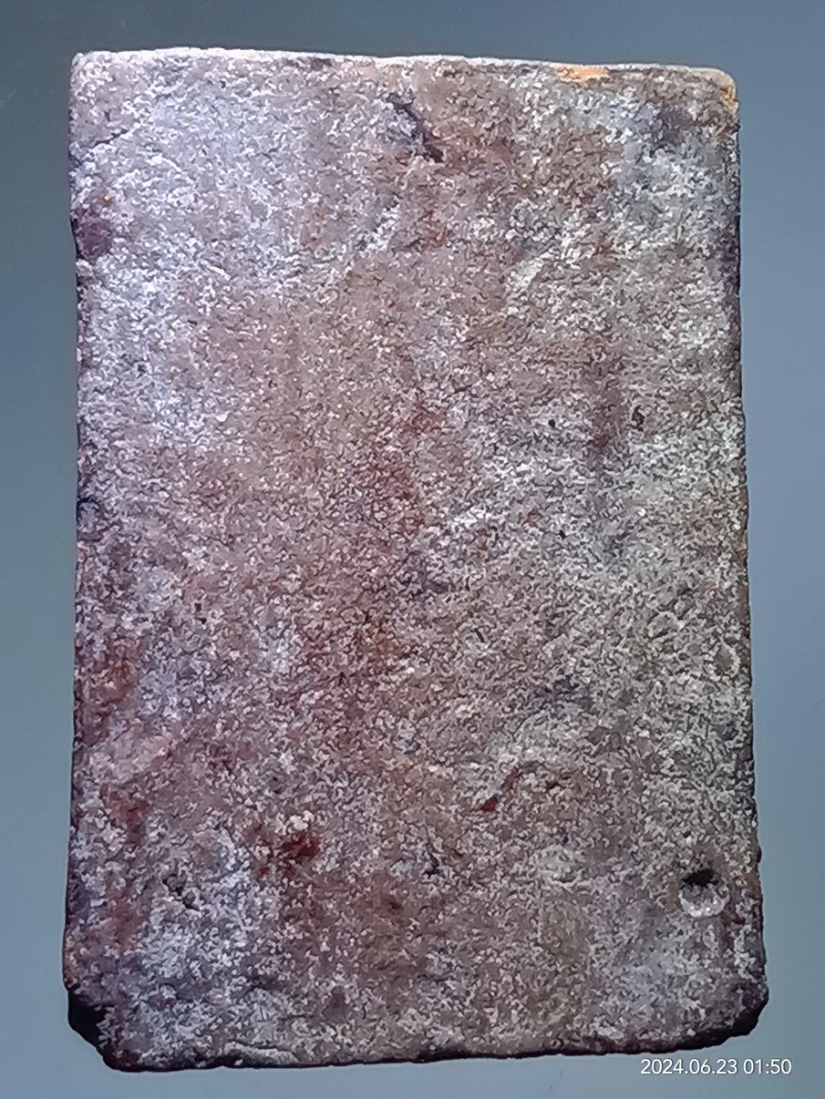 รหัสสินค้า พระสมเด็จ วัดต่างๆ 1209 พระสมเด็จข้างอุ หลวงพ่อเงิน วัดบางคลาน จังหวัดพิจิตร พระองค์นี้ลงรักน้ำเกลี้ยงมาแต่เดิม ตัวอุ กดพิมพ์มาไม่ชัด พิจารณาก่อนเช่าบูชาด้วยนะครับ