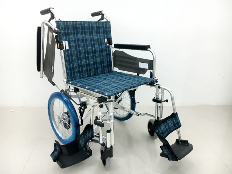 รถเข็นผู้ป่วย MIKI รุ่น MVCWSW-47JD ล้อหน้า 6 นิ้ว ล้อหลัง 16 นิ้ว หนัก 13.2 กิโลกรัม รับประกันศูนย์ไทย 3 ปี