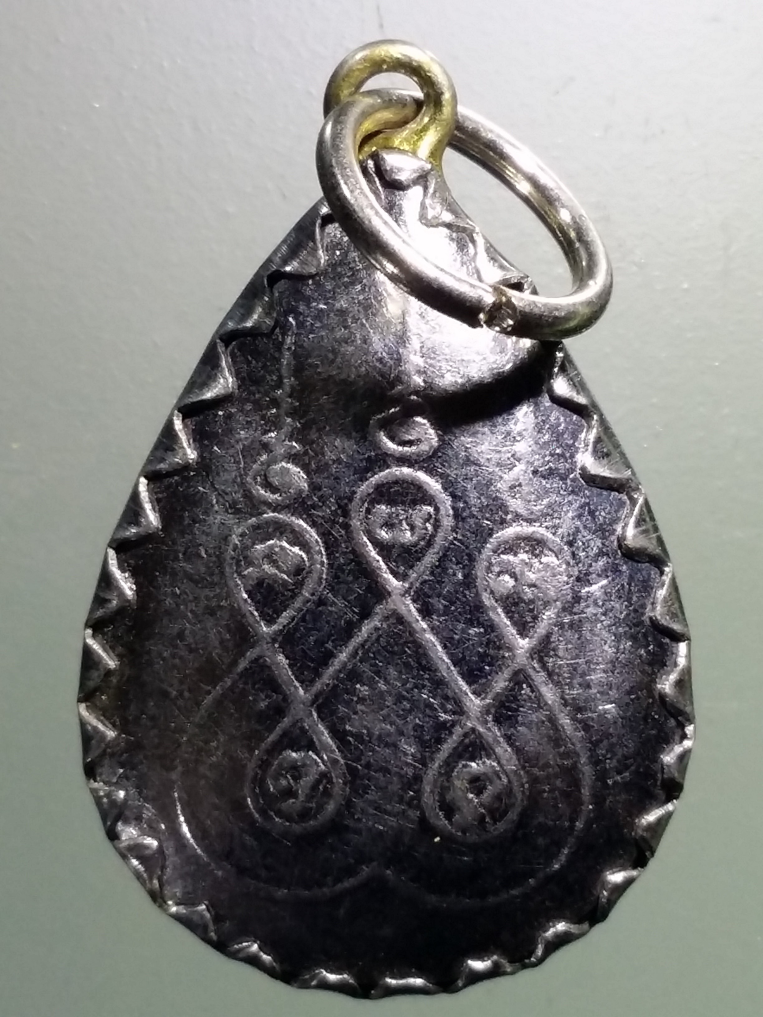 รหัสสินค้า เครื่องราง ล็อกเก็ต ภาพถ่าย 166 ล็อกเก็ตหยดน้ำ หลวงพ่อเขียน วัดสำนักขุนเณร อำเภอดงเจริญจังหวัดพิจิตร สร้างปี 2549