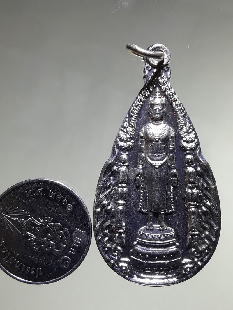 รหัสสินค้า เหรียญพระพุทธ 4320 เหรียญพระพุทธปางเปิดโลก วัดโลกโมฬี หลังนกสาริกาคู่หางเกี่ยว