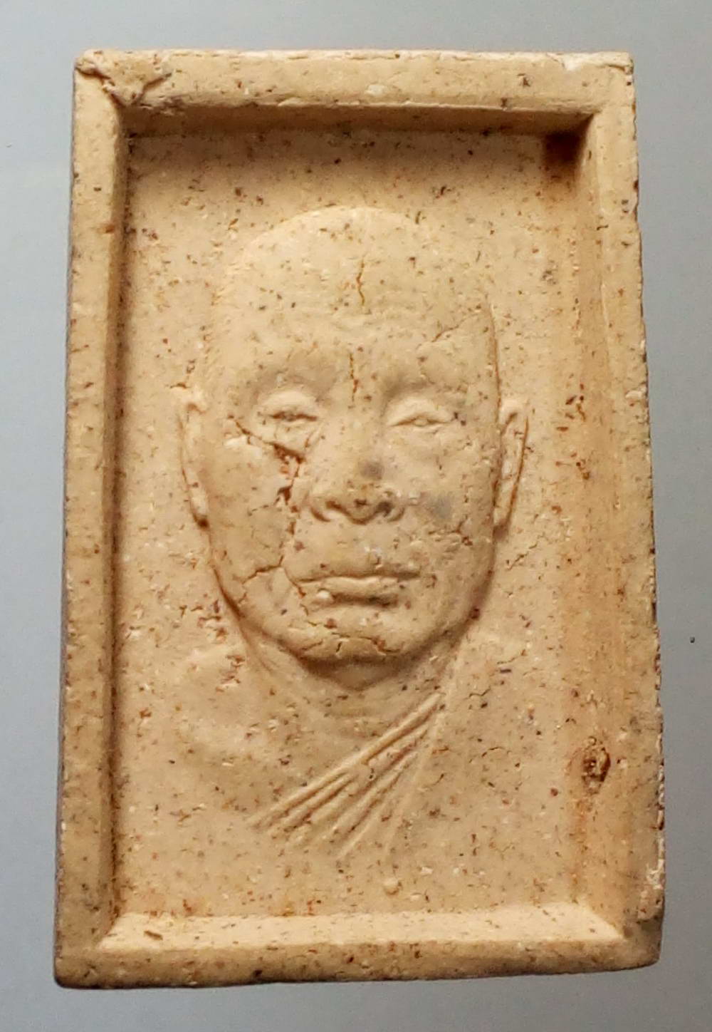 รหัสสินค้า พระสมเด็จ วัดต่างๆ 421 พระสมเด็จเนื้อผงหลังรูปเหมือน หลวงพ่ออุตตมะ วัดวังวิเวกการาม จังหวัดกาญจนบุรี