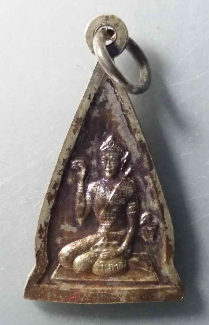 รหัสสินค้า พระมีกล่อง 061 เหรียญกะไหล่เงิน หลวงพ่อพระผุด (วัดพระทอง) หลังแม่นางกวัก อำเภอถลาง จังหวัดภูเก็ต