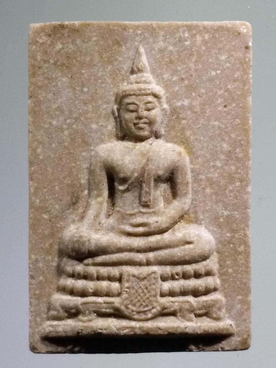 รหัสสินค้า พระเนื้อดิน เนื้อผง เนื้อว่าน 9517 พระพุทธเนื้อผงน้ำมันหลวงพ่อโต หลังรูปเหมือนพระเทพคุณาภรณ์ รุ่นอายุ 100 ปี