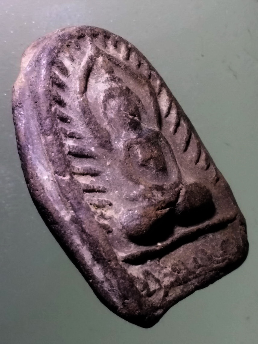 รหัสสินค้า พระเนื้อดิน เนื้อผง เนื้อว่าน 7504 พระซุ้มกอเนื้อดินเผา หลวงพ่อสว่าง วัดท่าพุทรา จังหวัดกำแพงเพชร พระรายการนี้ให้เช่าบูชาเเล้ว