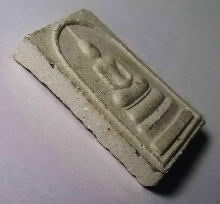 รหัสสินค้า นครสวรรค์ 071 พระสมเด็จคัมภีร์เก่า หลวงพ่อเดิม ออกวัดโคกเดื่อ อำเภอไพศาลี จังหวัดนครสวรรค์