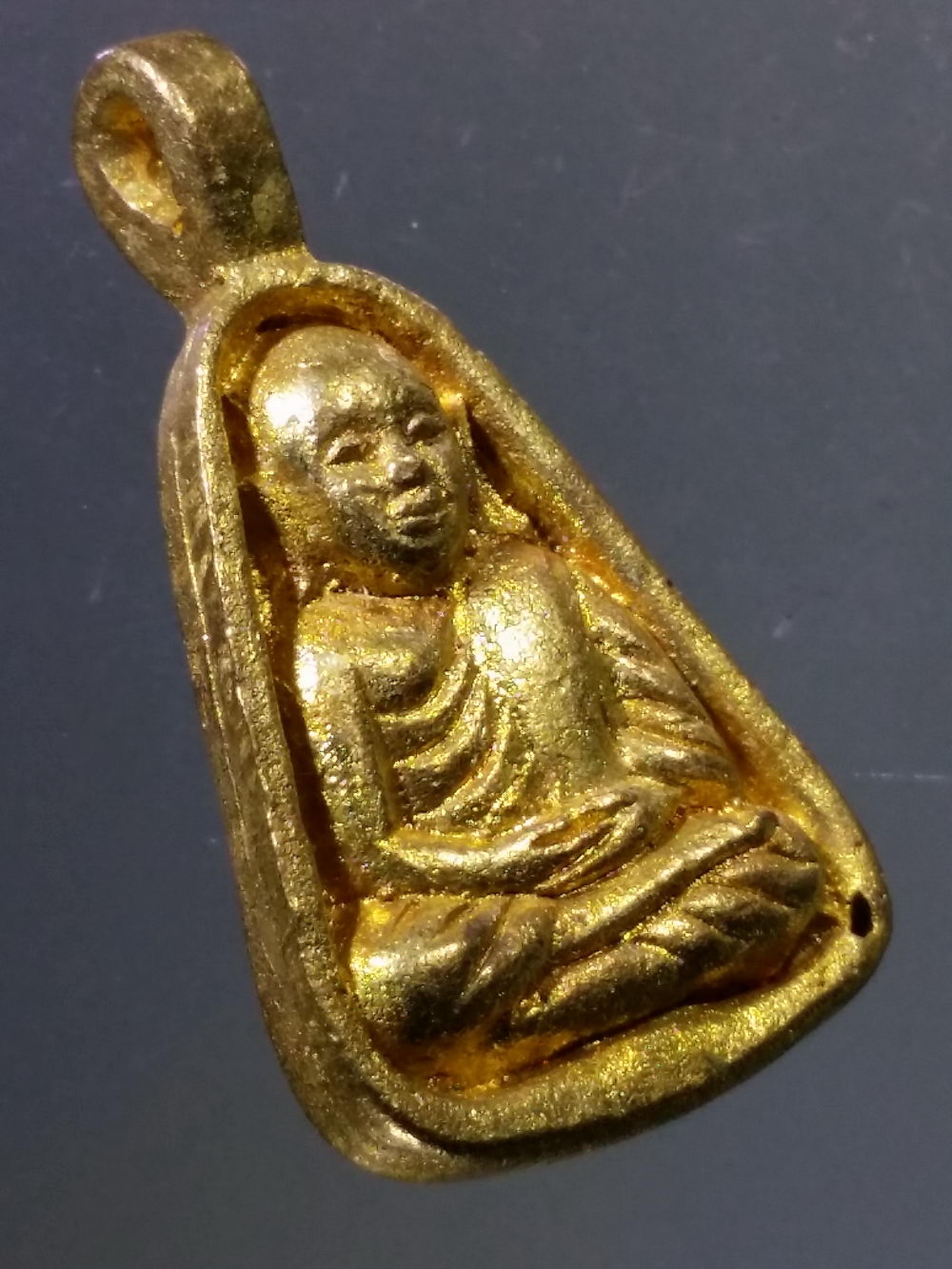 Antig Pim 320 เหรียญหล่อจอบ หลวงพ่อเงิน วัดบางคลาน เนื้อทองทิพย์ ด้านหลังมีหมายเลข 711 น่าจะเกี่ยวข้องกับ เซเว่นอีเลฟเว่น ลองค้นหาข้อมูลดูครับไม่แพง