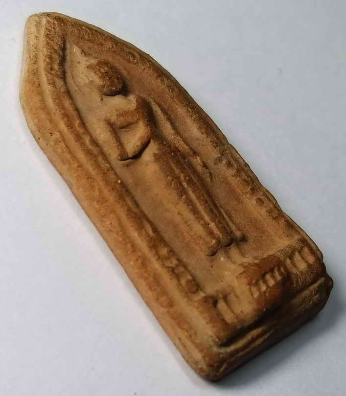 รหัสสินค้า พระกรุ 004 พระลีลาเนื้อดินเผา กรุวัดทับผึ้ง จังหวัดสุโขทัย สภาพใช้ พระรายการนี้ให้เช่าบูชาแล้ว