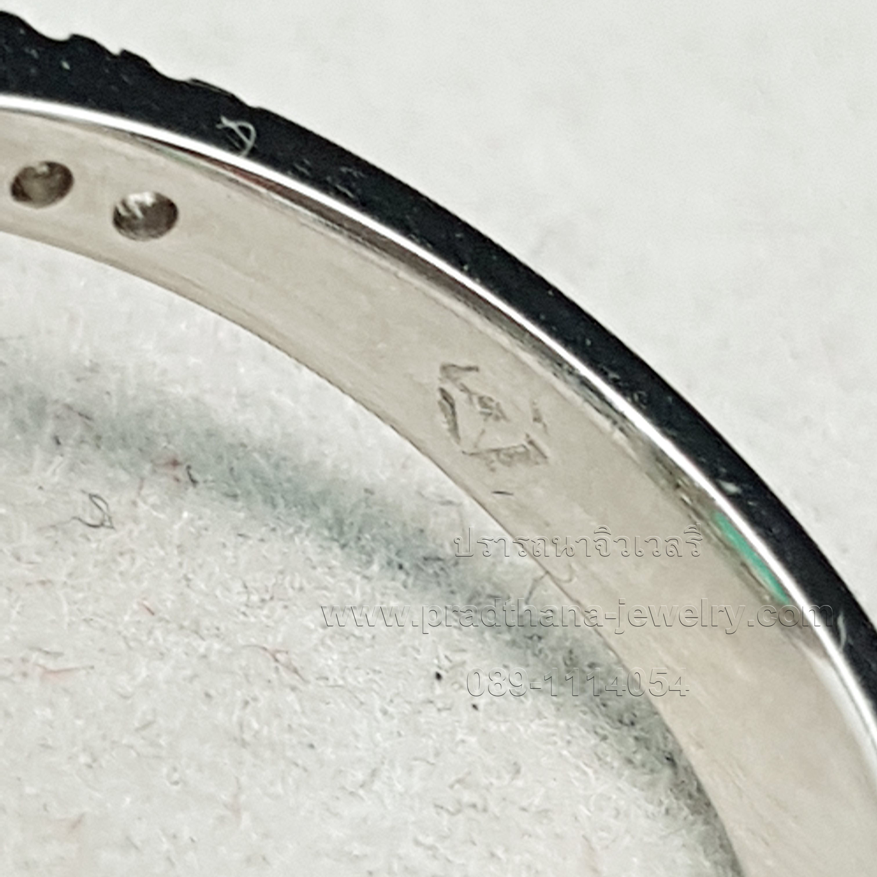 แหวนมรกตประดับเพชร