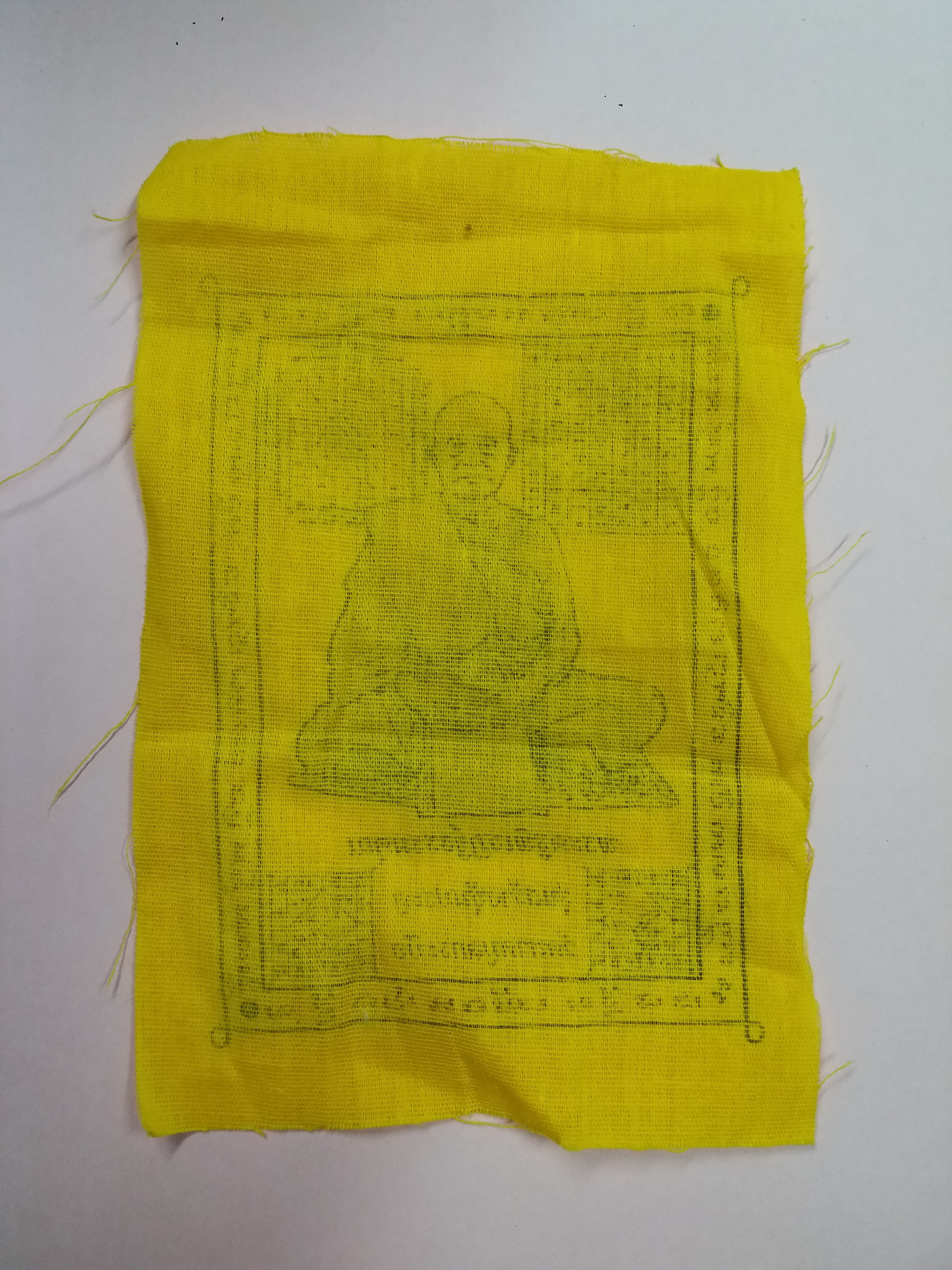 รหัสสินค้าผ้า ยันต์สำนักต่างๆ 036 ผ้ายันต์ขนาดพกพา พระครูพิเชฎฐ์ธรรมคุณ วัดหาดมูลกระบือ รุ่นสร้างซุ้มประตู