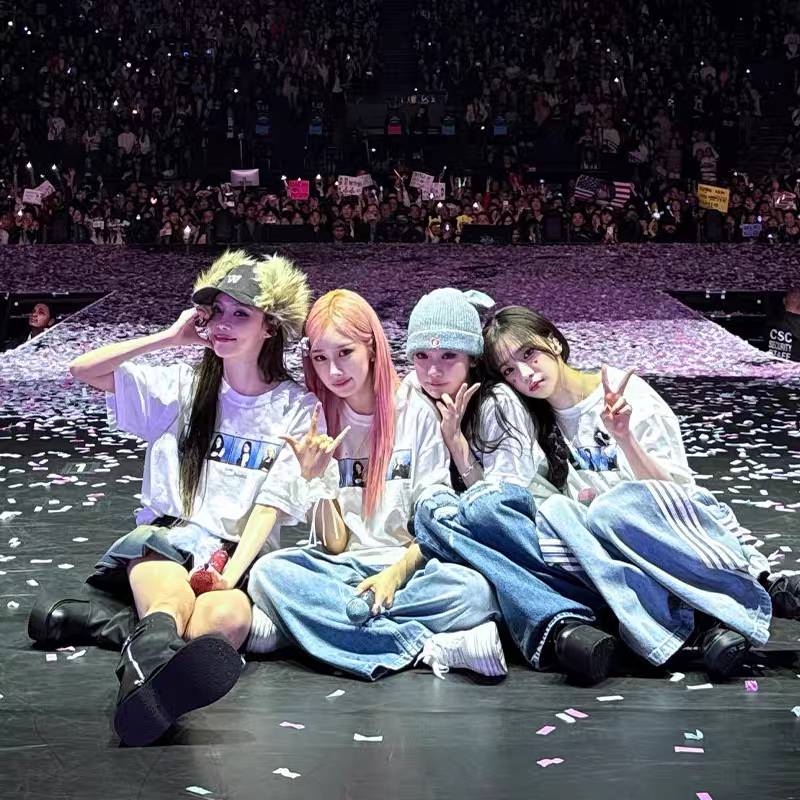 เสื้อยืด aespa : 2024 aespa LIVE TOUR - SYNK : PARALLEL LINE