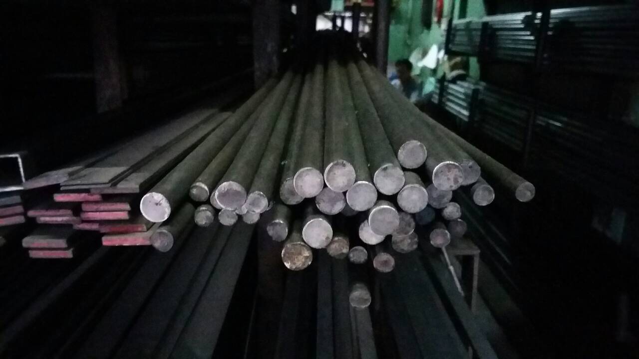 เหล็กเพลาขาว