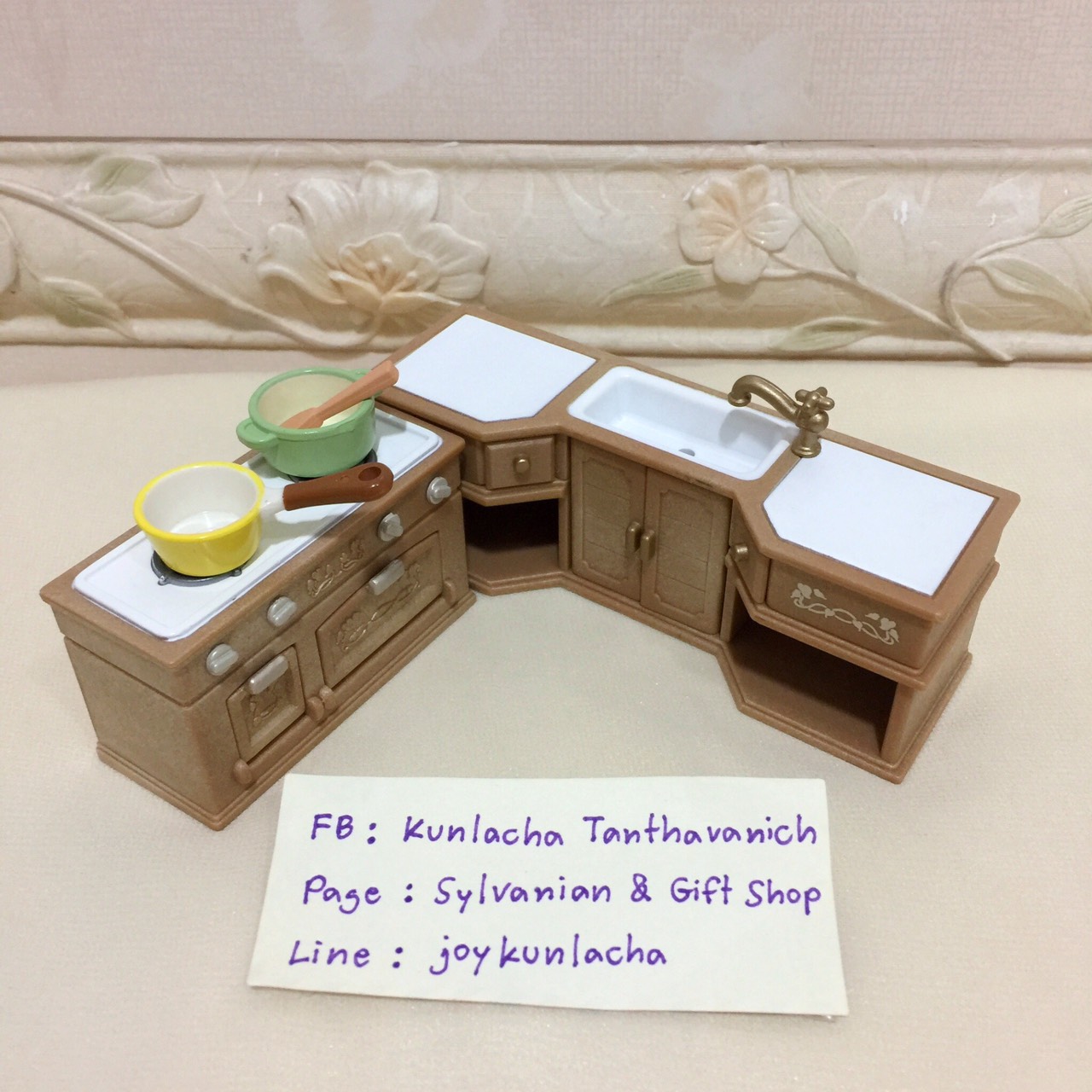 ชุดครัว อ่างล้างจาน พร้อมอุปกรณ์ทำอาหารค่ะ Kitchen Stove, Sink, Counter Set : Sylvanian Families