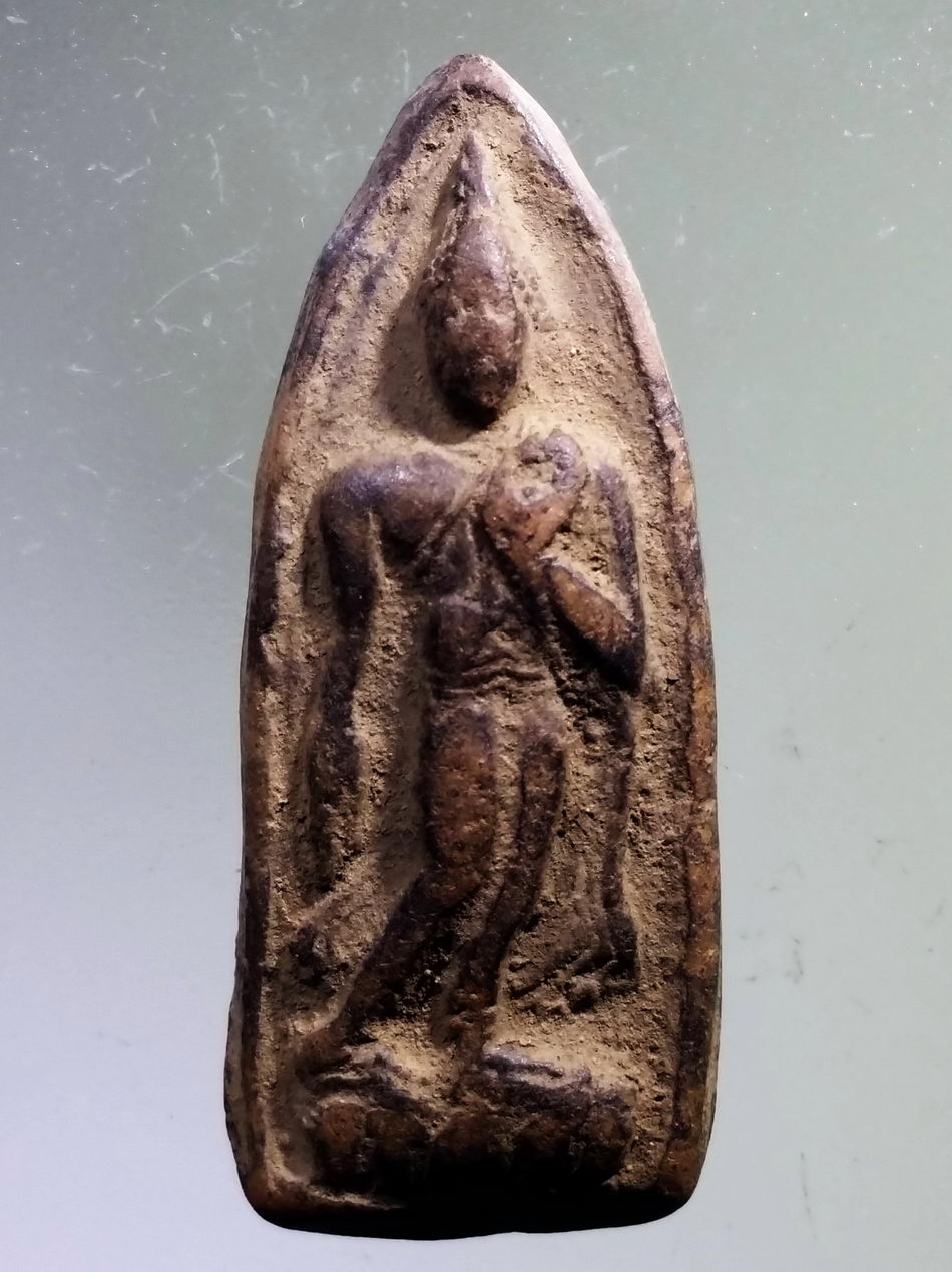 รหัสสินค้า พระกรุ 094 พระลีลาเนื้อดินเผา กรุลานดอกไม้ จังหวัดสุโขทัย พระดูง่ายครับ