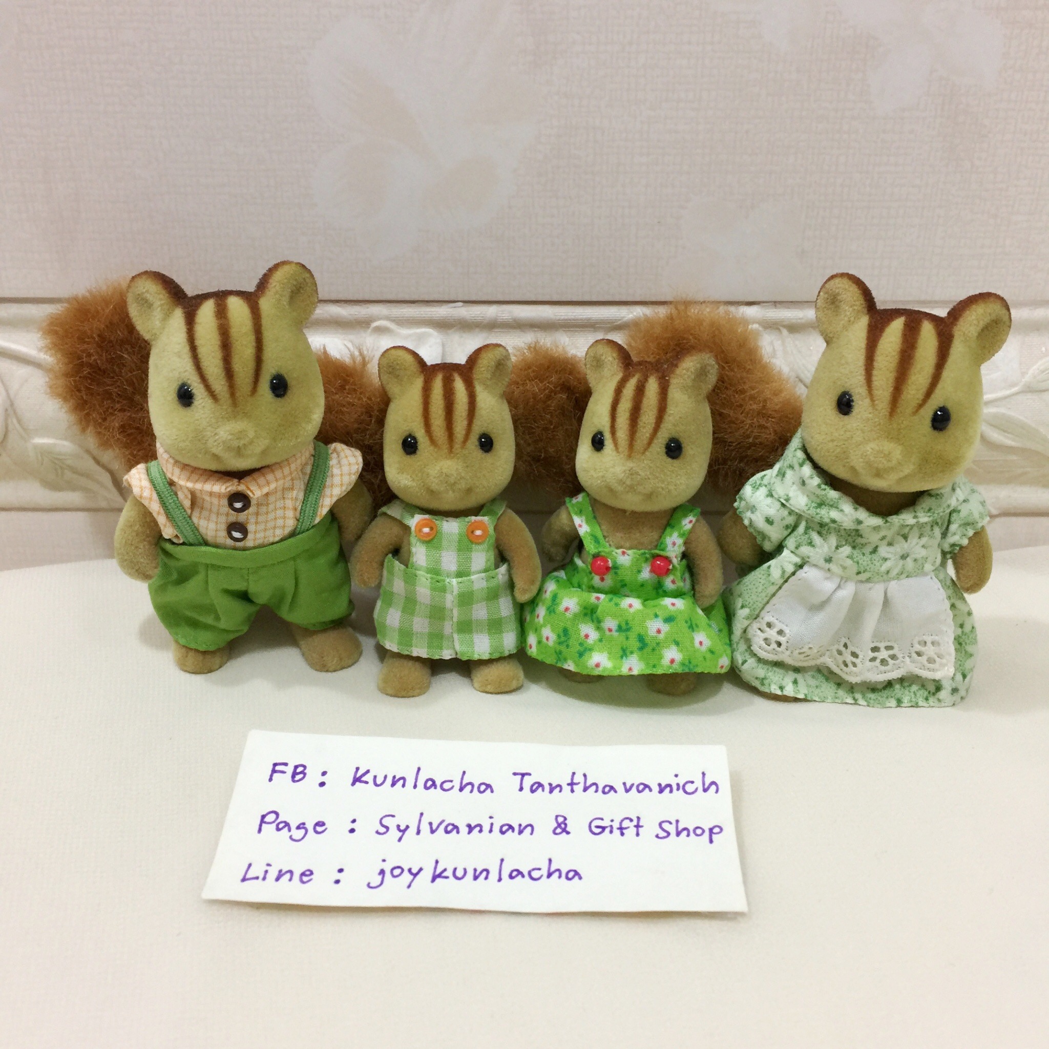 ครอบครัวคุณกระรอกวอลนัท ตัวกระรอกสีออกเขียวค่ะ Walnut Squirrel Family : Sylvanian Family