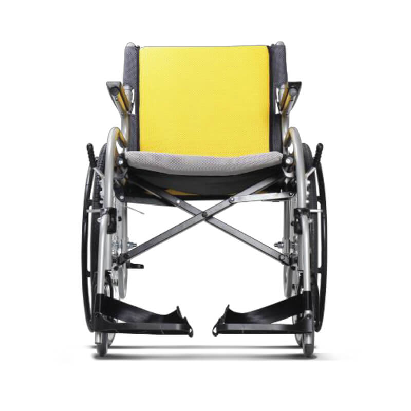 รถเข็นอะลูมิเนียมอัลลอยด์ KARMA รุ่น STAR2 (WheelChair KARMA STAR 2) ดีไซน์สวยงาม นั่งสบาย โครงพักเท้าสวิงเก็บไปด้านข้างได้ หรือถอดออกได้