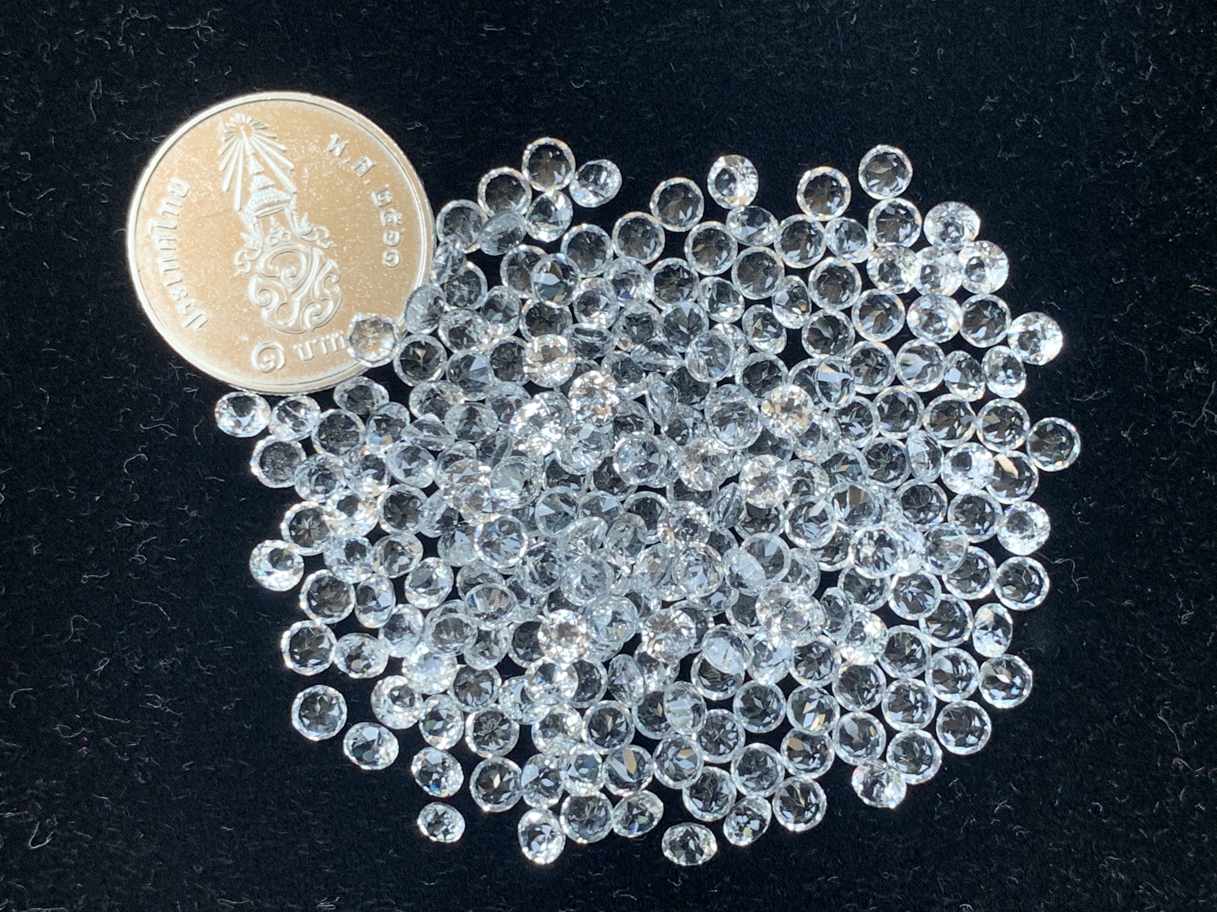 ไวท์โทปาสกลม 3.0 มม. 5 กะรัต