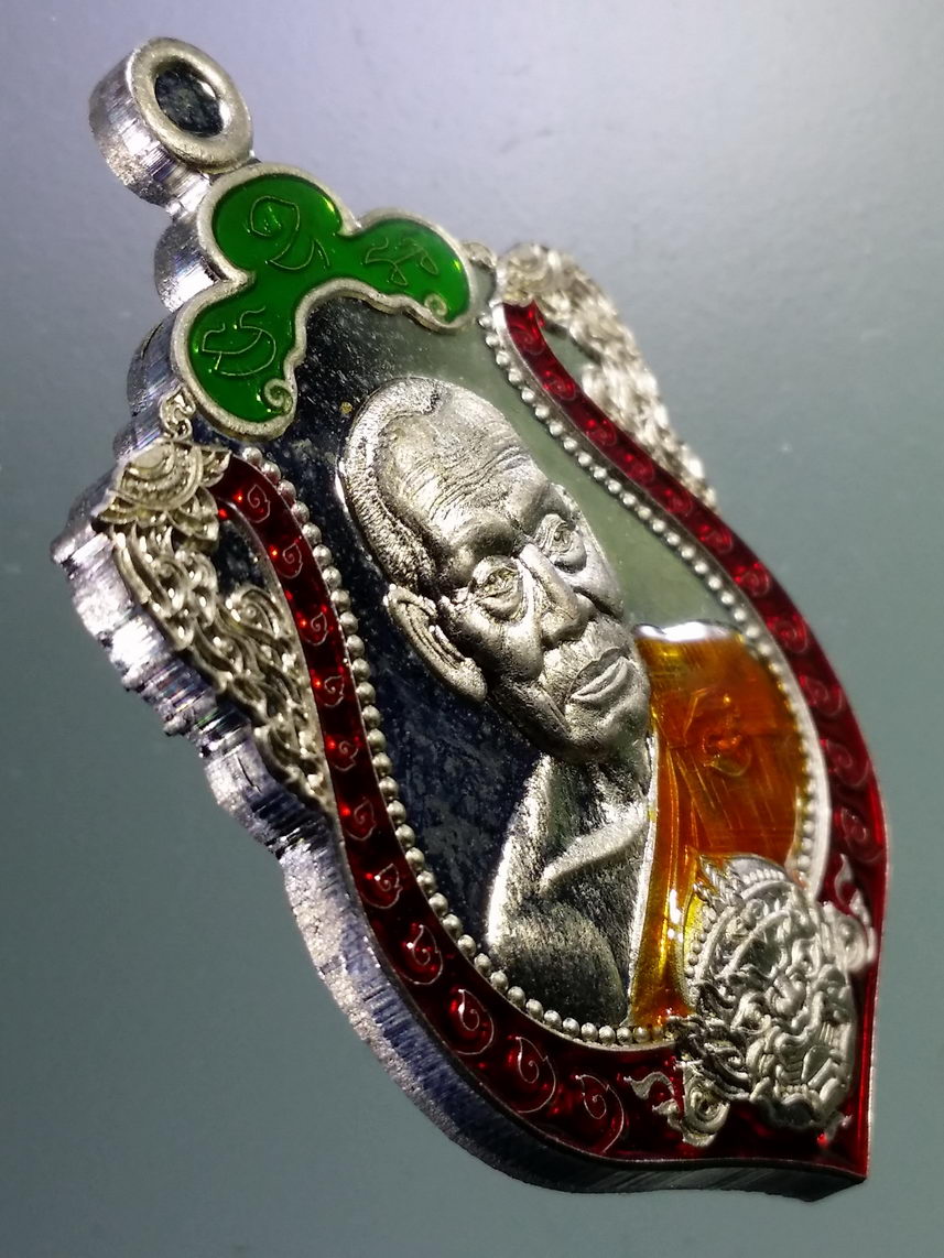 รหัสสินค้า พระมีกล่อง 066 เหรียญเสมาหน้านุมาน หลวงพ่อพัฒน์ วัดห้วยด้วน จ.นครสวรรค์ รุ่นชนะภัย ปี ๒๕๖๓ เนื้อกะไหล่เงินลงยา หมายเลข ๖๒๓