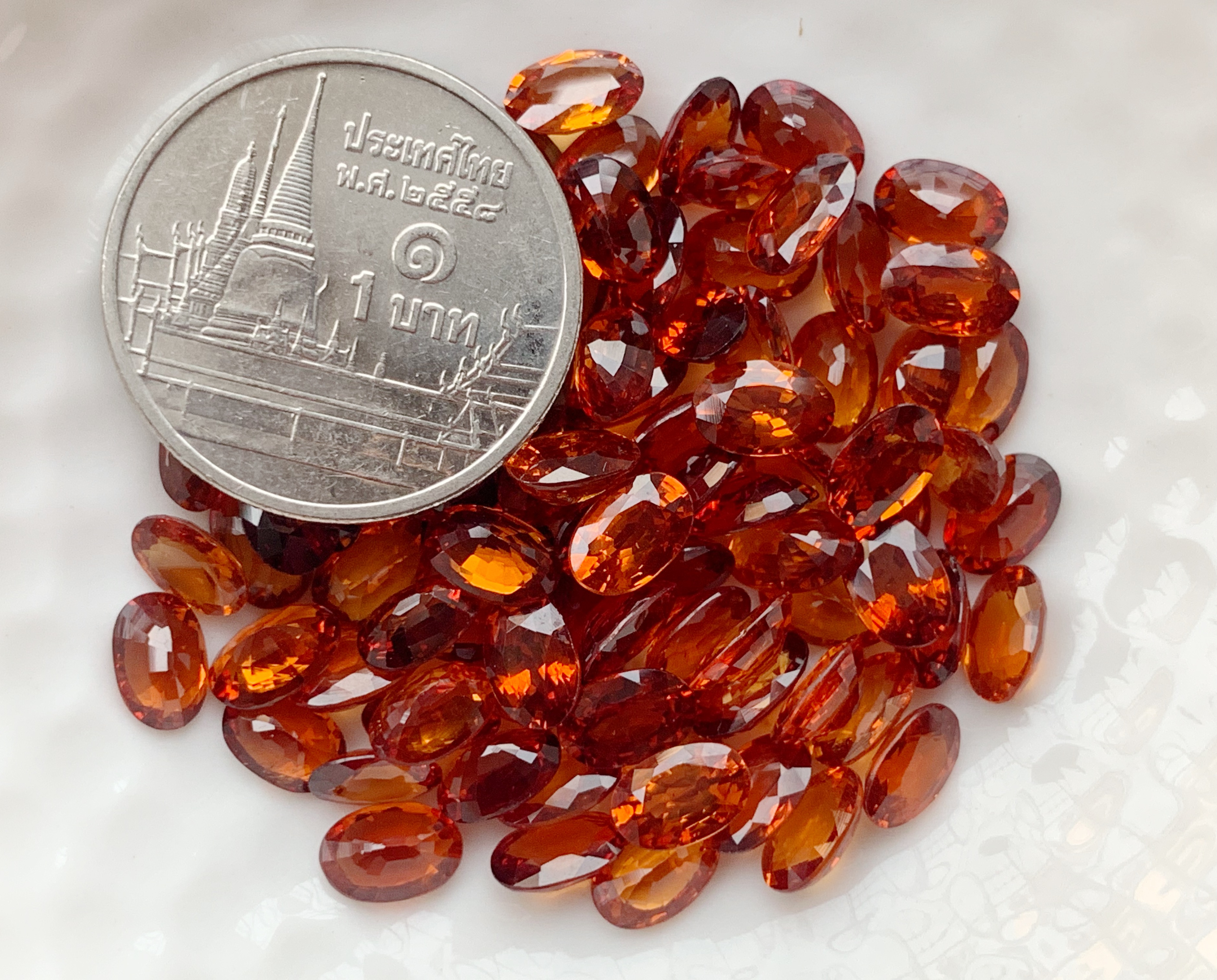 สเปสซาไทไข่ 6X4 มม. 1 กะรัต