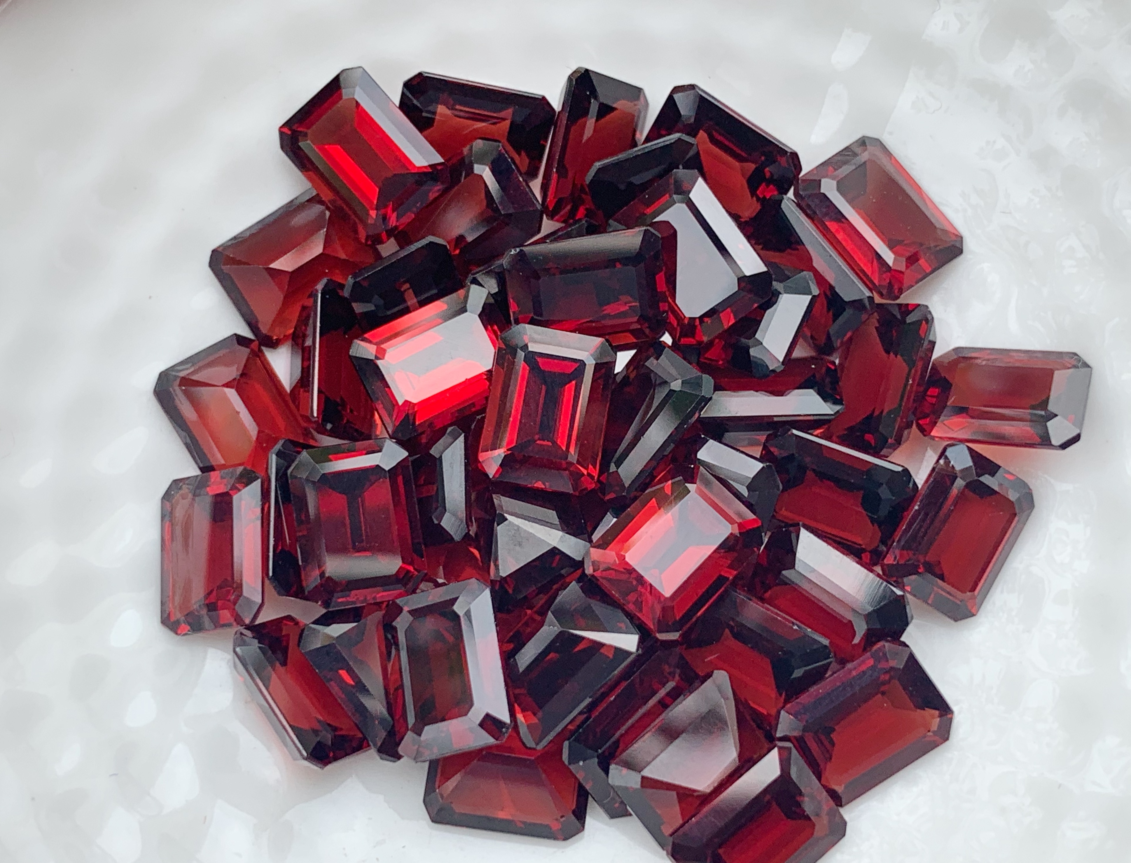 โกเมนสี่เหลี่ยม 8X6 มม. 5 เม็ด