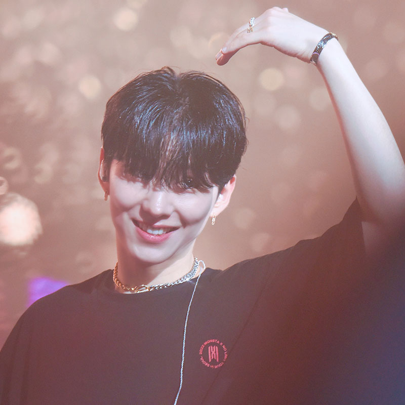 เสื้อกันหนาวคอนเสิร์ต MonstaX : NO LIMIT