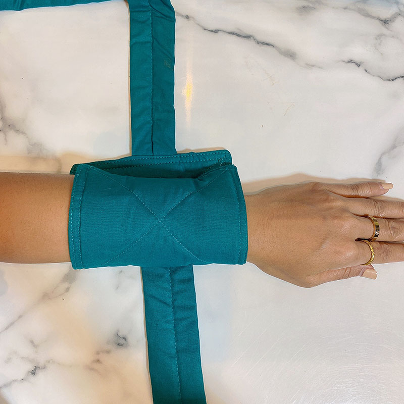 ผ้าผูกข้อมือผู้ป่วย ผ้าเขียวมัดตรึงคนไข้บุด้วยฟองน้ำ เย็บตะเข็บคู่ บุฟองน้ำ ไม่บาดผิว ผ้าโรงพยาบาลCotton100%