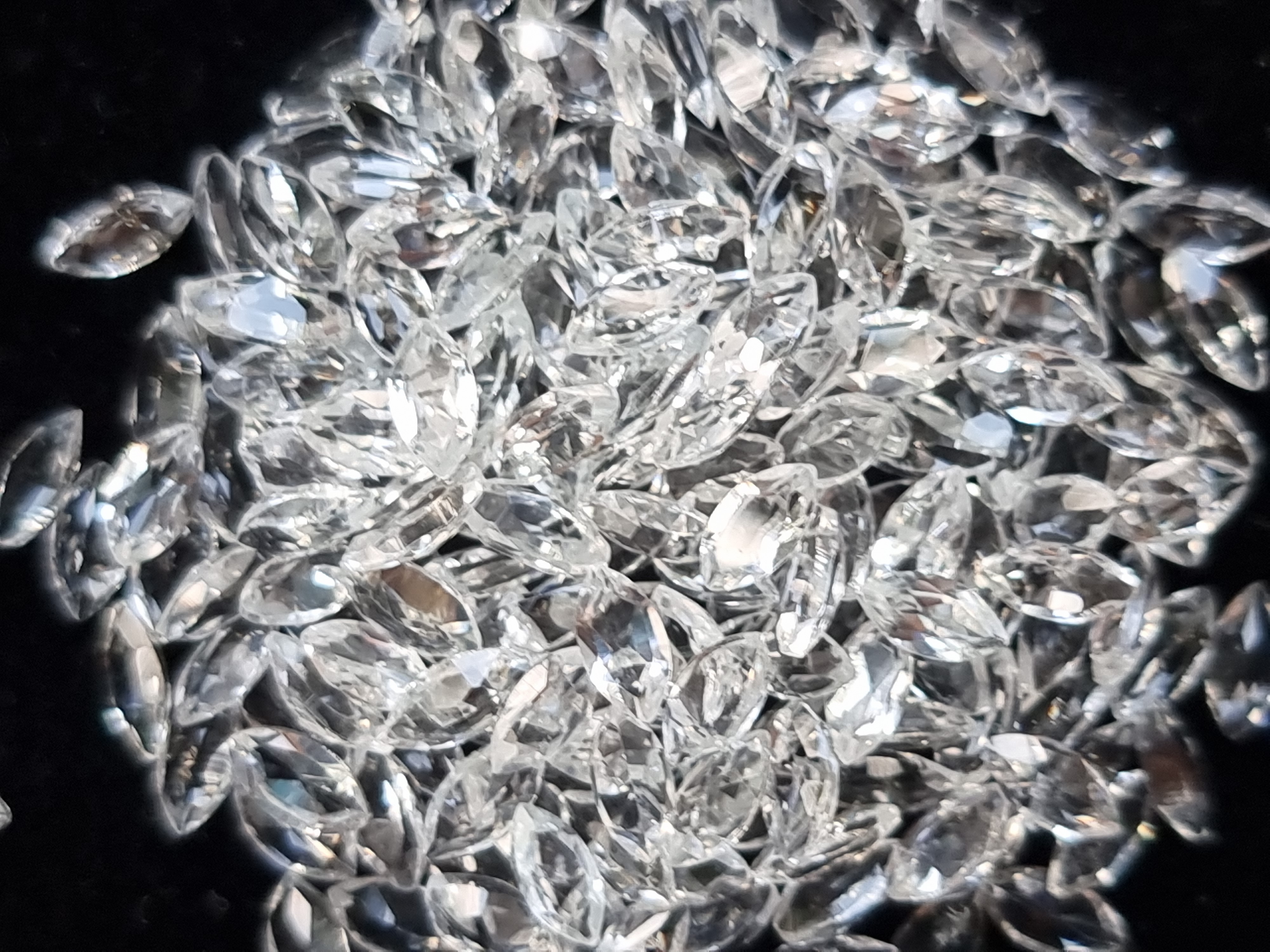 ไวท์โทปาสมาคี 2.5x5 mm. 5 กะรัต