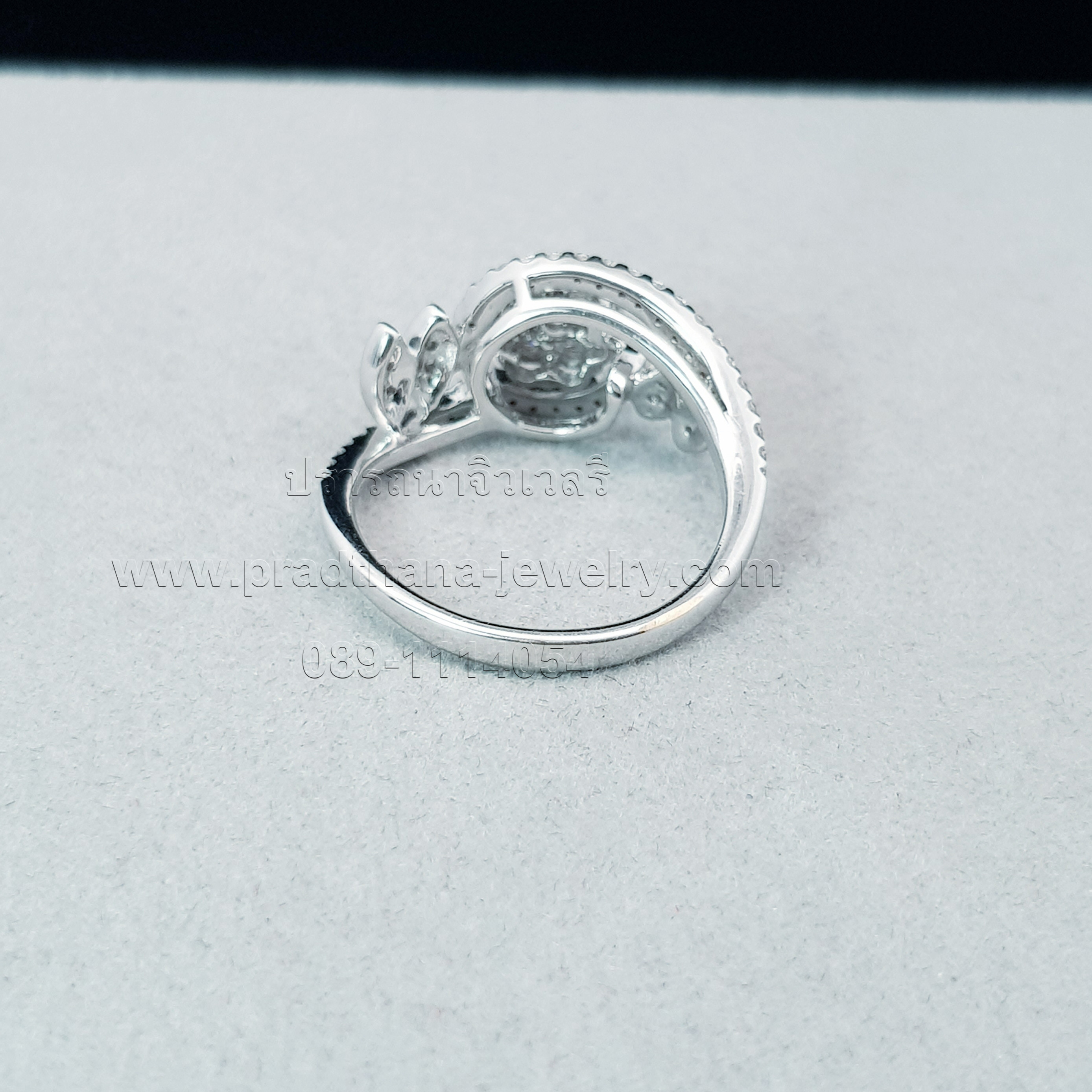 แหวนเพชรลายเถาดอกไม้