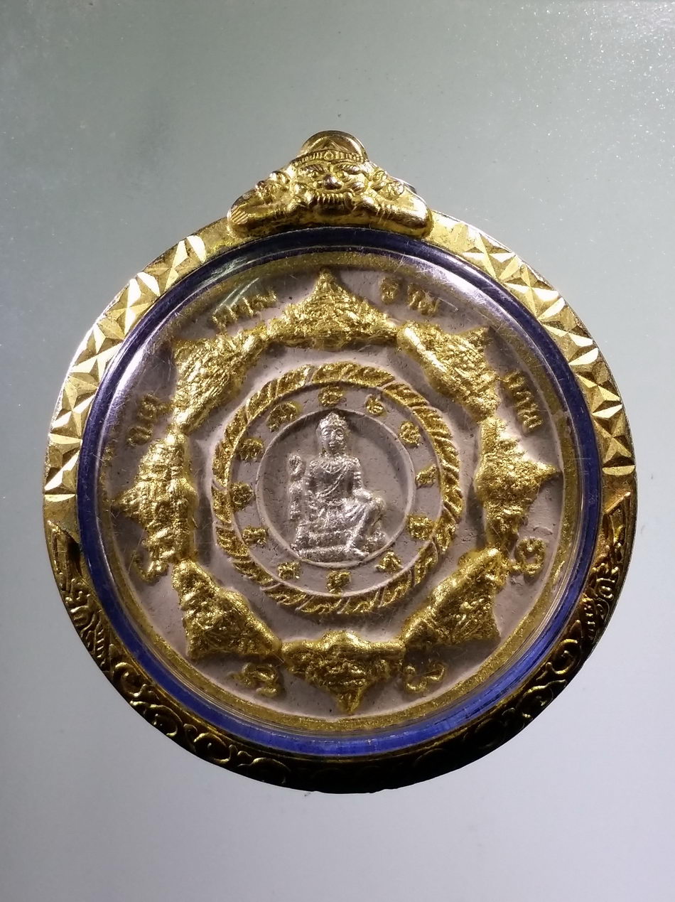 รหัสสินค้า จตุคามรามเทพ 751 พระเทวราชโพธิสัตว์จตุคามรามเทพ เนื้อว่านขาว ปัดเงิน ปัดทอง ไม่ทราบรุ่น มาพร้อมตลับทองไมครอน แขวนบูชาได้ทันที เมื่อของถึง