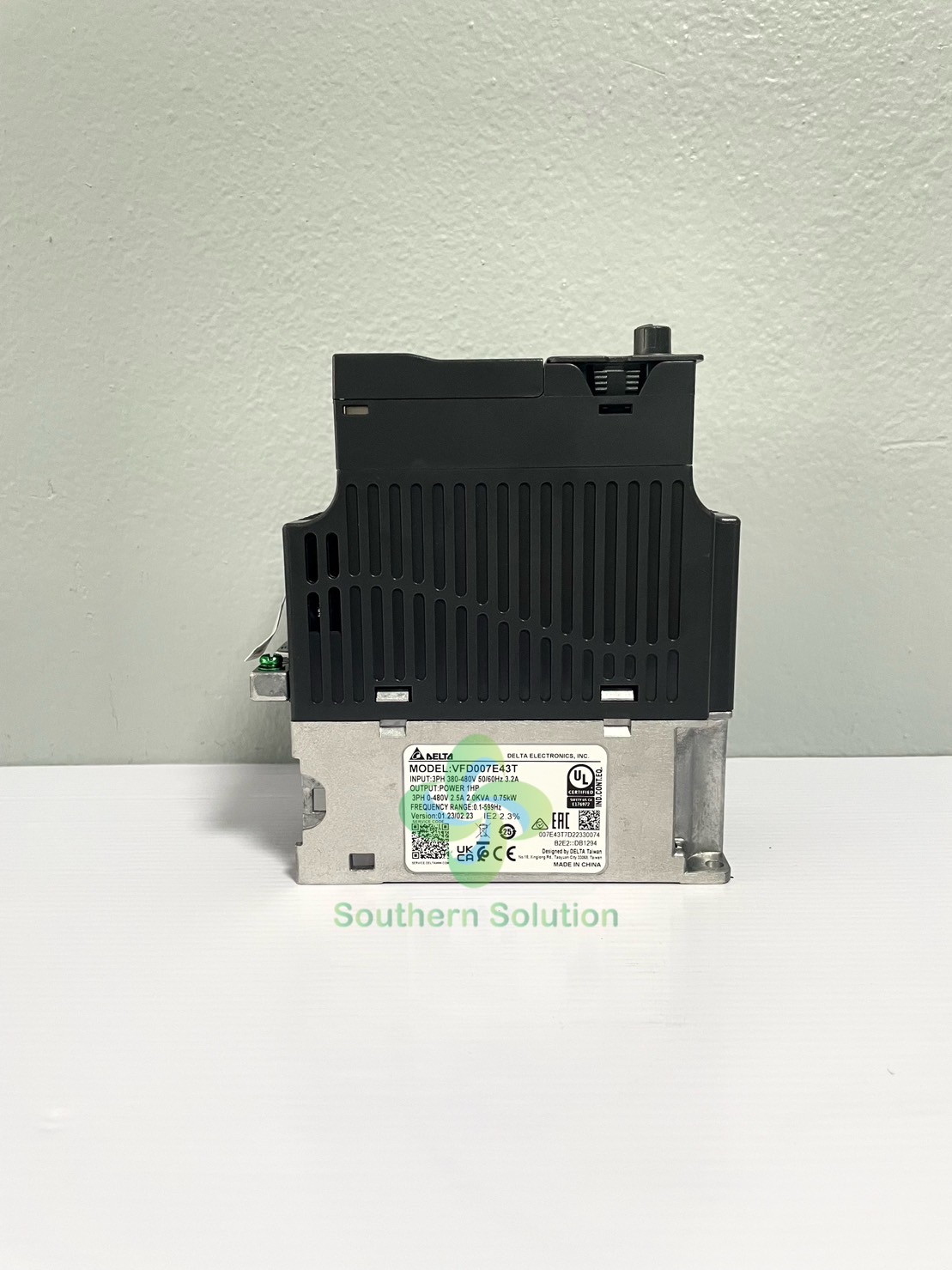 Delta Inverter VFD007E43T 1HP 0.75kW(Input 380V 3-Phase Output 380V 3-Phase )