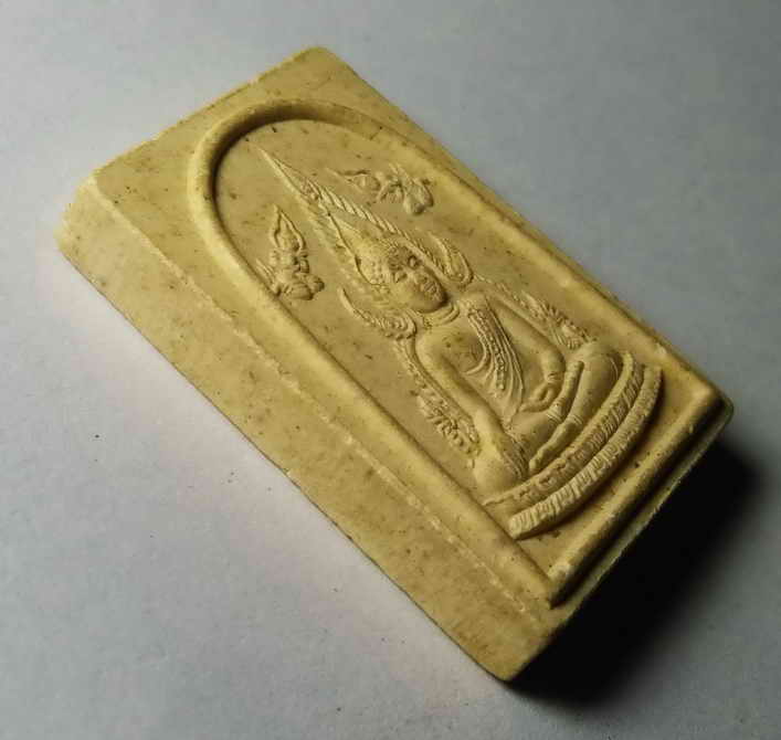 รหัสสินค้า วัดไทยในต่างประเทศ 002 พระพุทธชินราชเนื้อผง ที่ระลึกงานสมโภชพระประธานวัดเชอรี่ลองบีช แคลิฟอร์เนีย สหรัฐอเมริกา สร้างปี 2538 พระรายการนี้ให้เช่าบูชาแล้ว