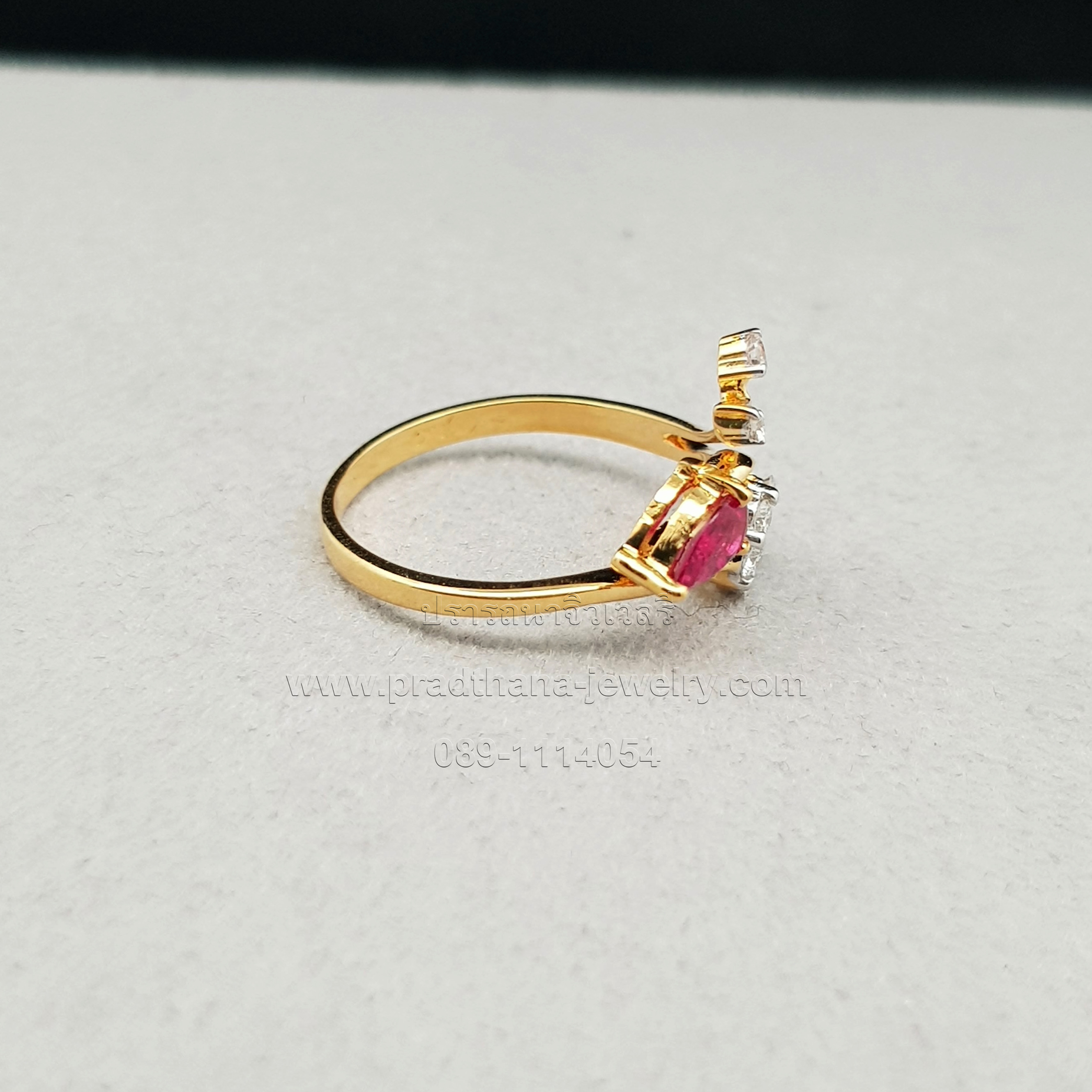 แหวนดอกไม้ก้านพลิ้วทับทิมเพชร **จองแล้ว**