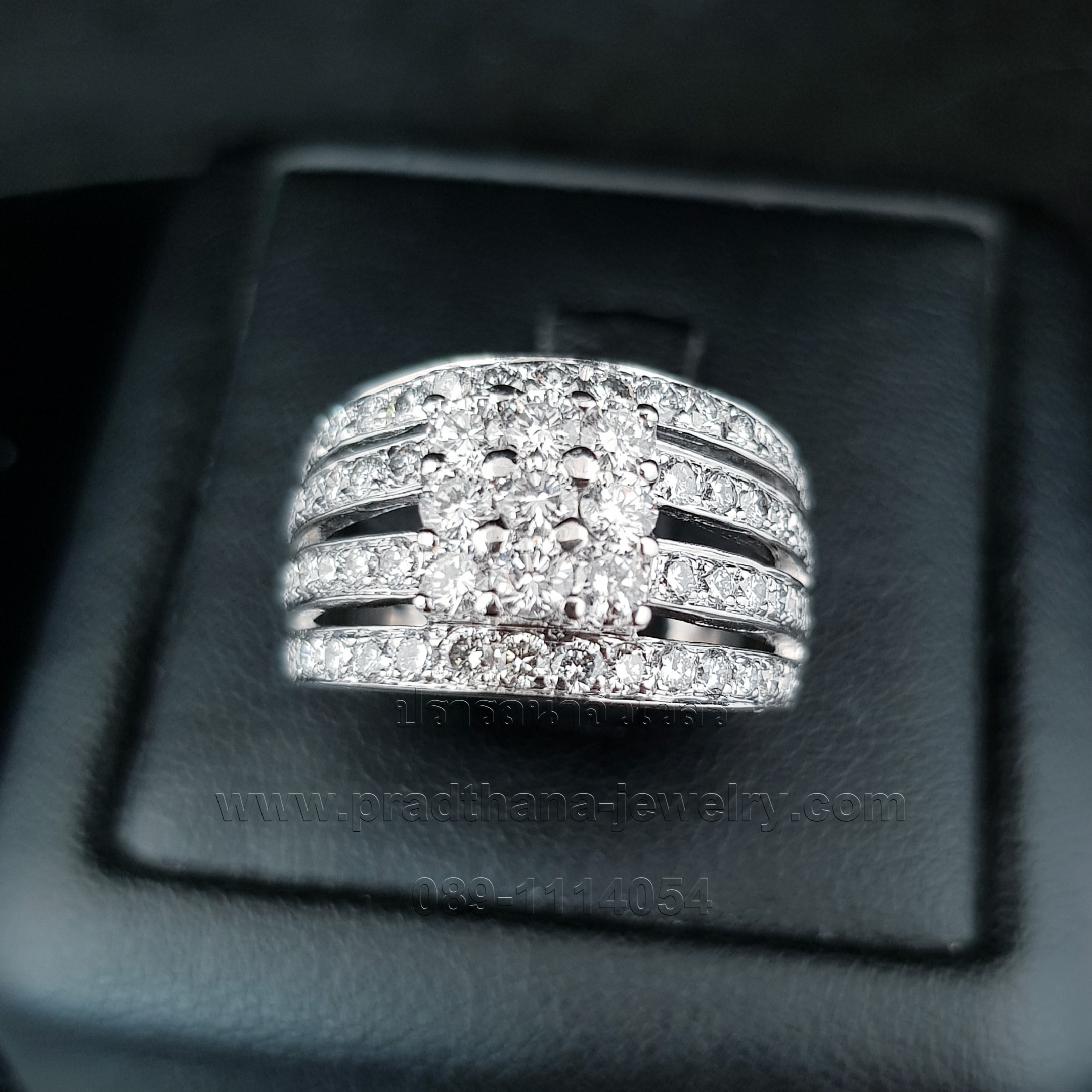 แหวนเพชรหน้ากว้างก้านสี่แถว **จองแล้ว**