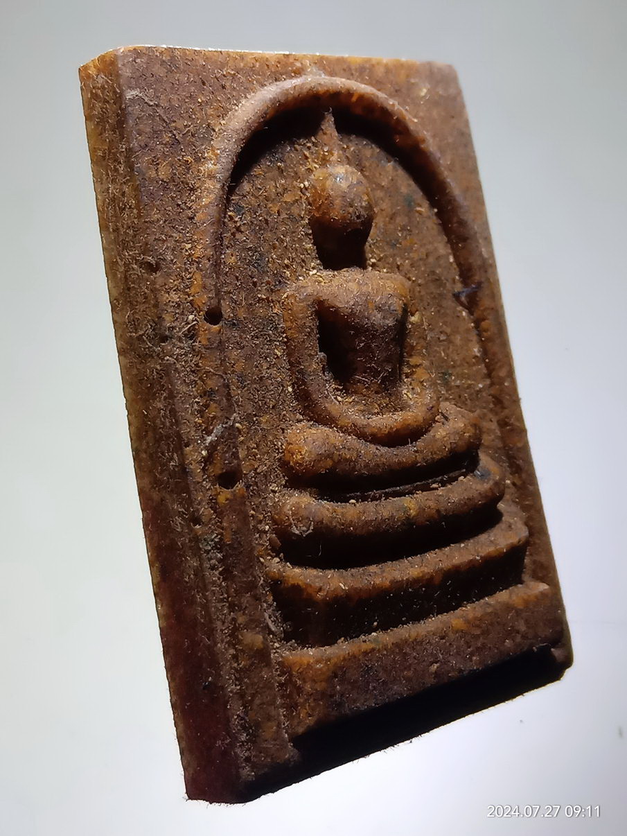 รหัสสินค้า พระสมเด็จ วัดต่างๆ 1300 พระสมเด็จ เนื้อกระเบื้องหลังคาโบสถ์ หลังเรียบ ไม่ทราบที่