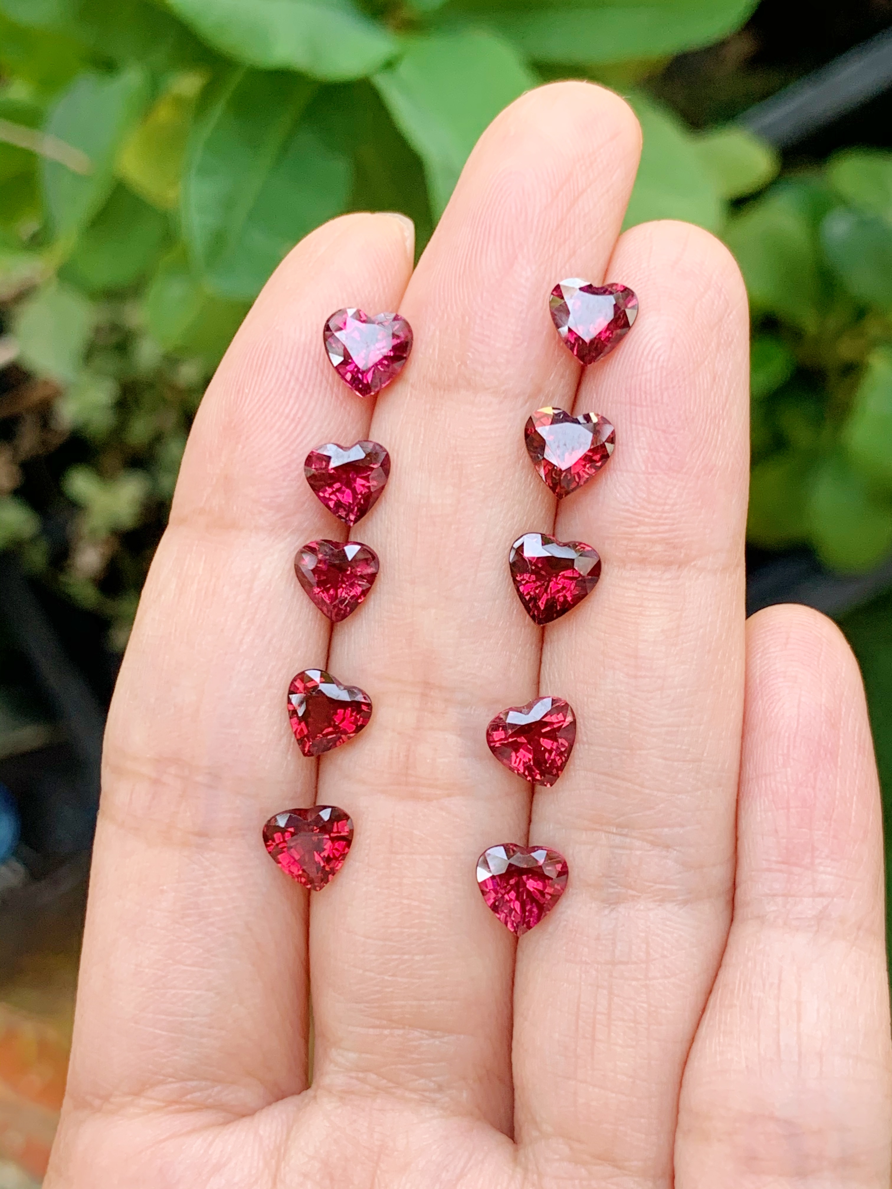 โรโดไลท์หัวใจ 6 มม. 5 กะรัต