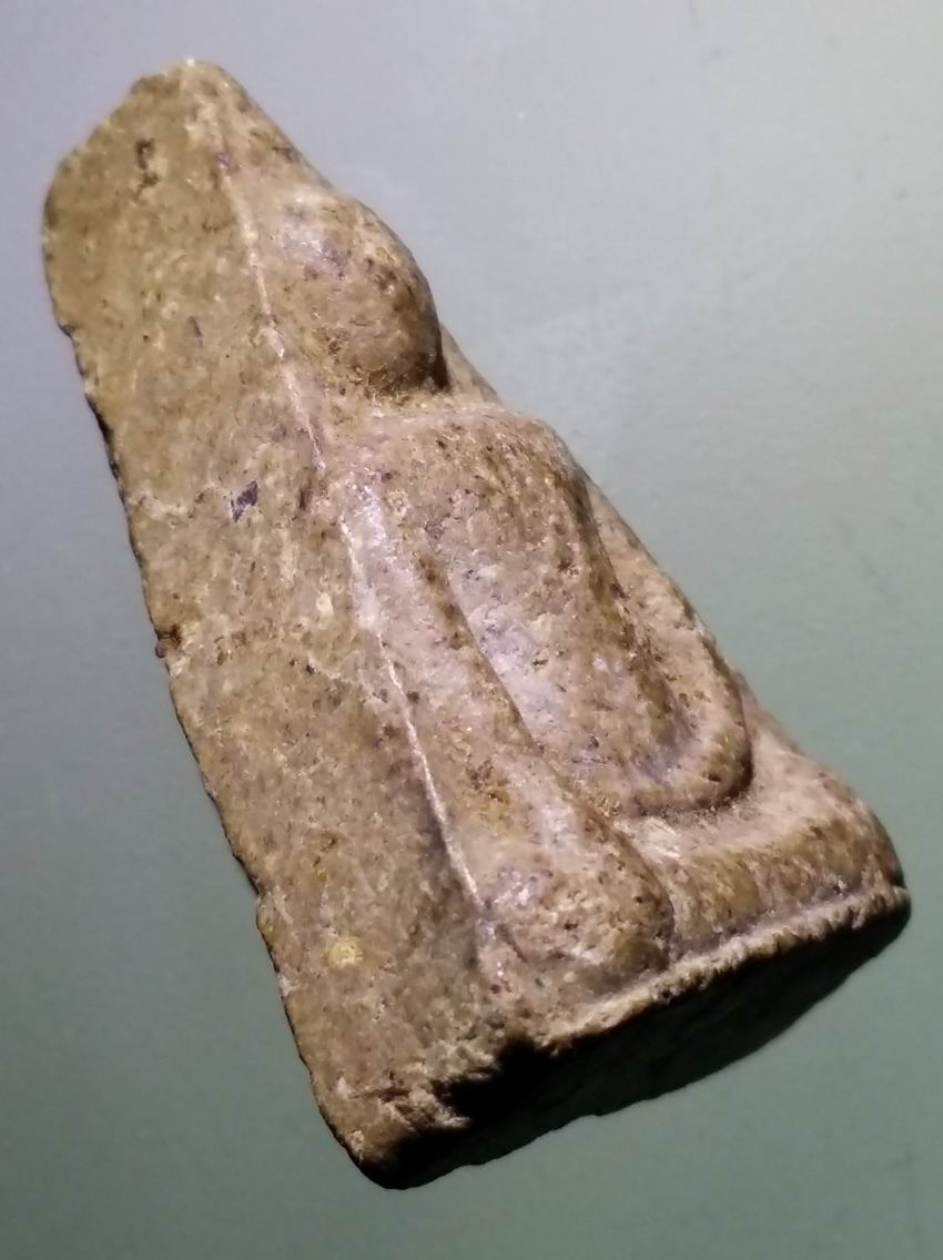 รหัสสินค้าพระเนื้อดิน เนื้อผง เนื้อว่าน 4396 พระนางพญาเนื้อผง หลังยันต์อุนาโลม เนื้อผงผสมว่าน ไม่ทราบที่ พระรายการนี้ให้เช่าบูชาแล้ว