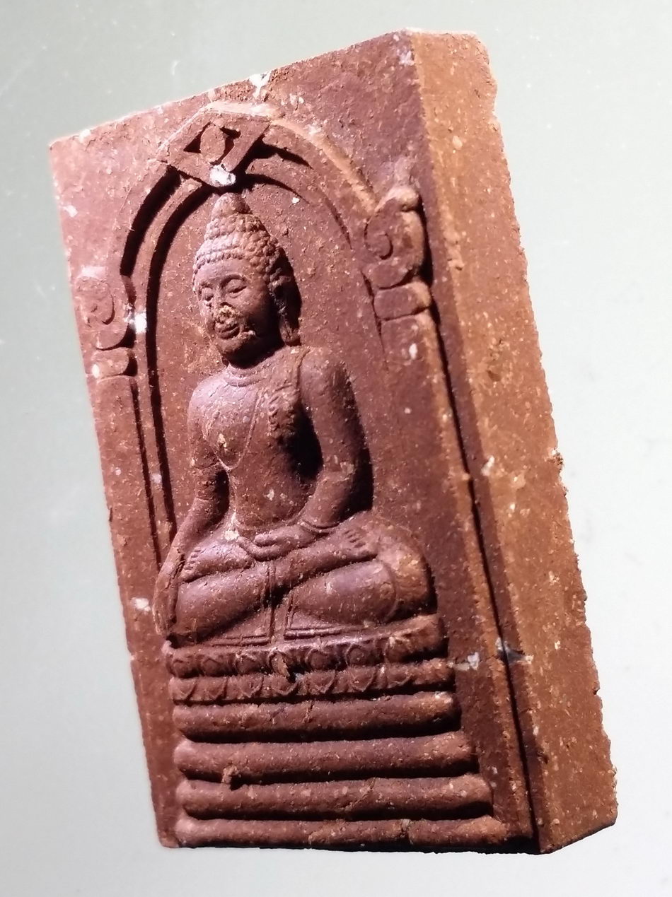 รหัสสินค้า จตุคามรามเทพ 979 พระพุทธสิหิงค์ รุ่น สิริมงคล ปลุกเสกพิธีจตุคามรามเทพ เนื้อว่าน สร้างปี 2549